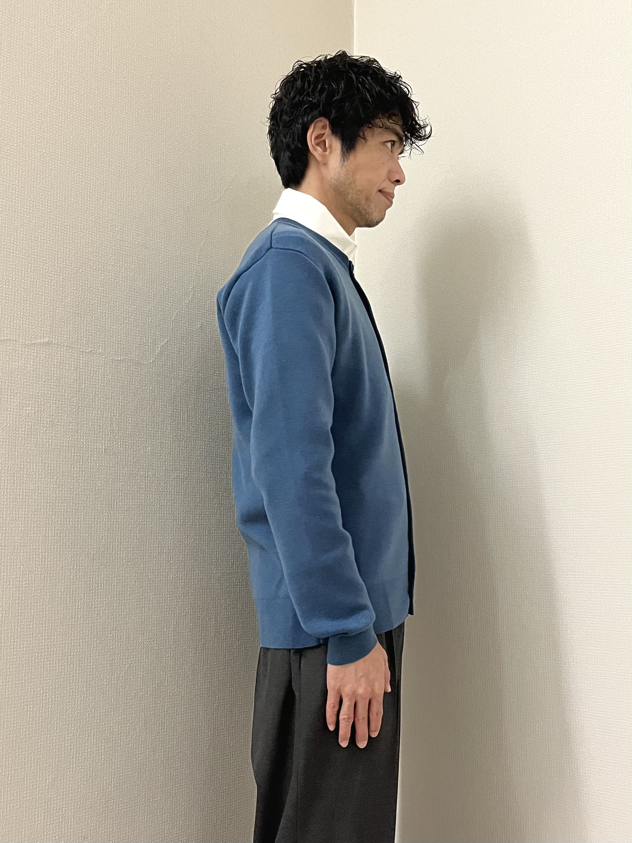 URAさんの「TAKEO KIKUCHI｜【BOWLER HAT LABEL】日本製クルーネックカーディガン」を使ったコーディネート