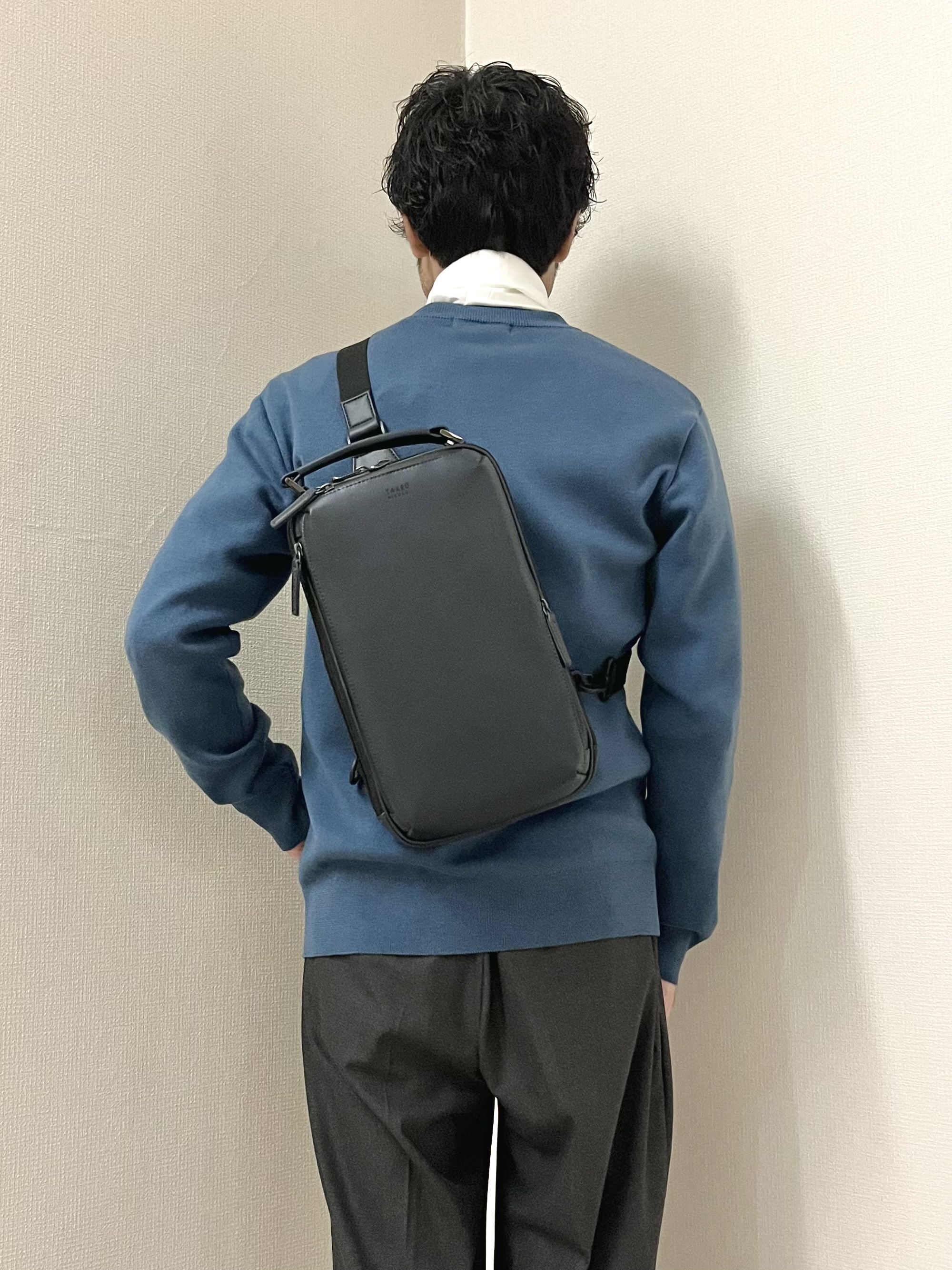 URAさんの「TAKEO KIKUCHI｜【BOWLER HAT LABEL】日本製クルーネックカーディガン」を使ったコーディネート