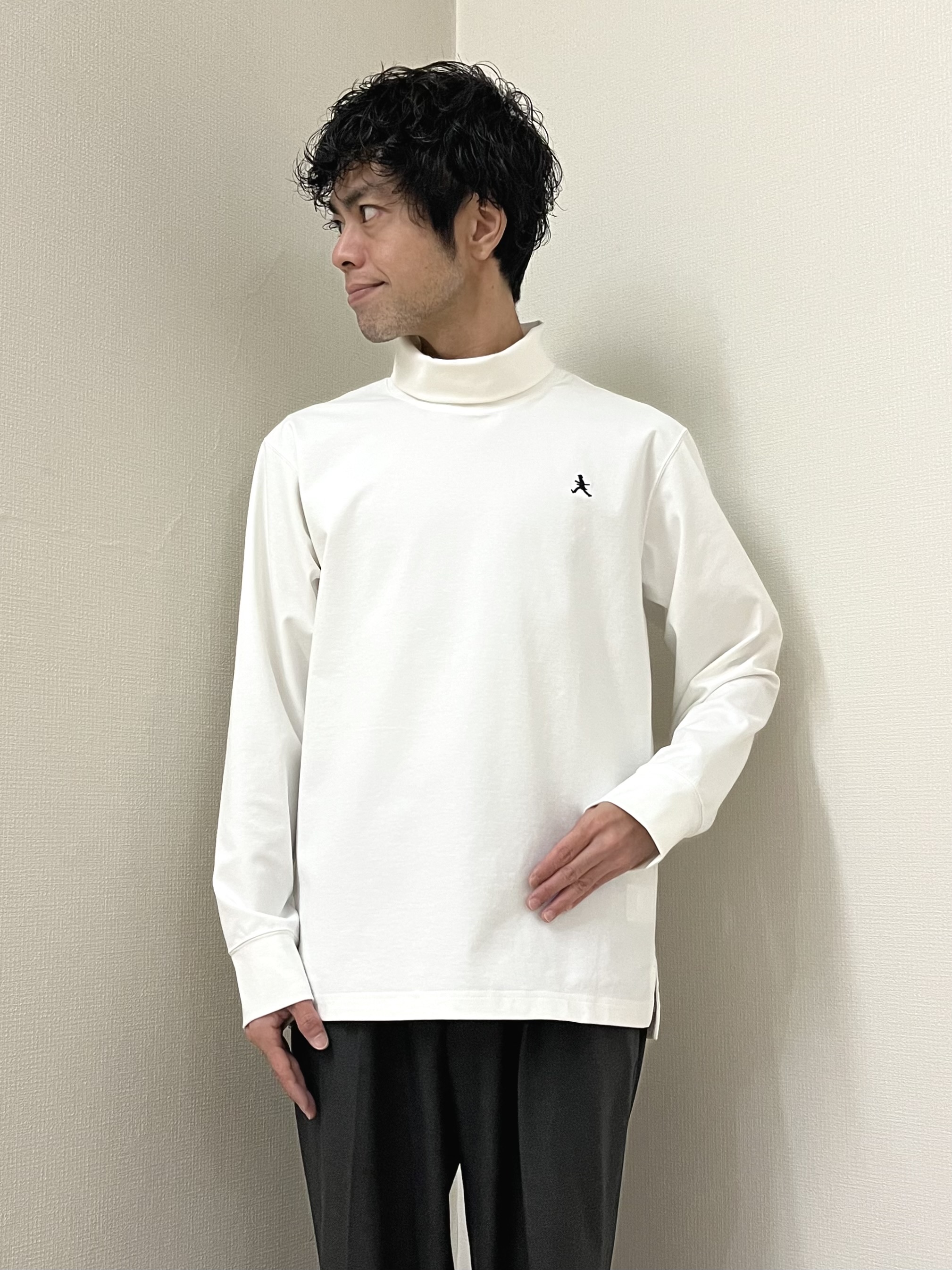 URAさんの「TAKEO KIKUCHI｜【BOWLER HAT LABEL】日本製クルーネックカーディガン」を使ったコーディネート