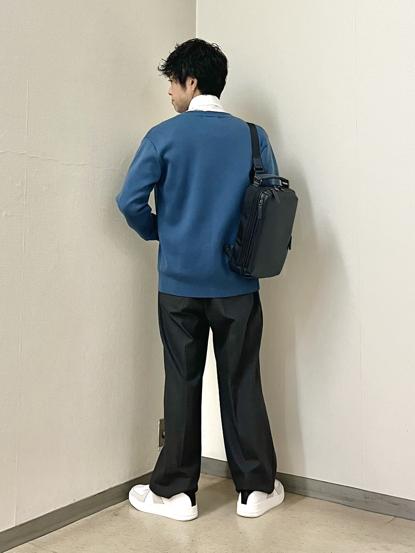 URAさんの「TAKEO KIKUCHI｜【BOWLER HAT LABEL】日本製クルーネックカーディガン」を使ったコーディネート