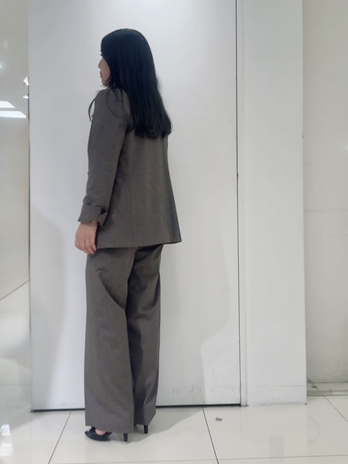 なかじさんの「UNTITLED｜【セットアップ可/秋羽織り/お仕事スーツ】ウールブレンドダブルジャケット」を使ったコーディネート