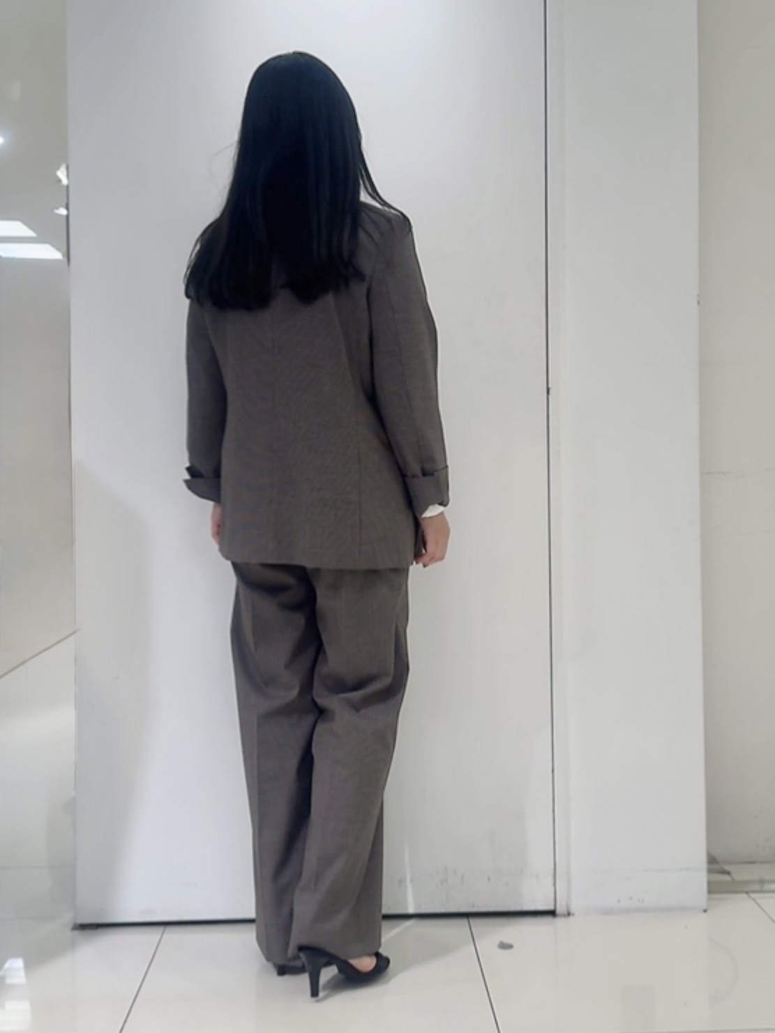 なかじさんの「UNTITLED｜【セットアップ可/秋羽織り/お仕事スーツ】ウールブレンドダブルジャケット」を使ったコーディネート