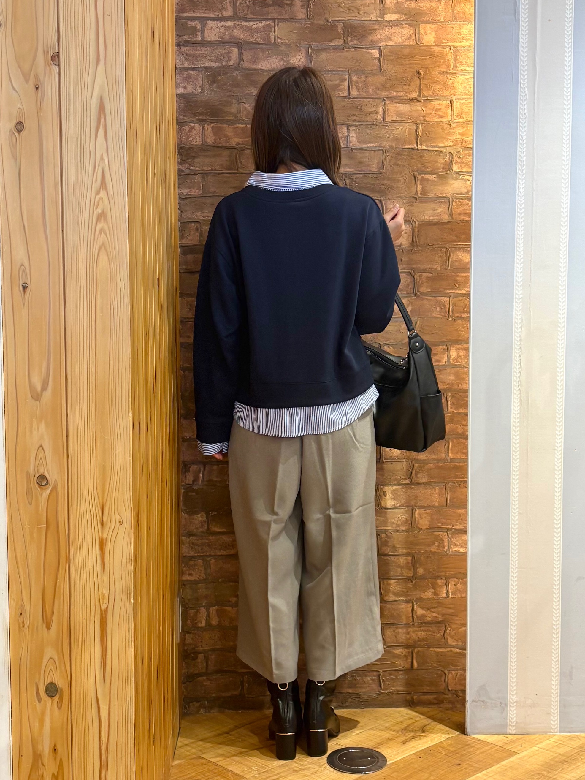 mieさんの「SHOO･LA･RUE｜【S-LL/洗濯機可】一枚でレイヤード感が完成する シャツドッキング裏毛トップス」を使ったコーディネート