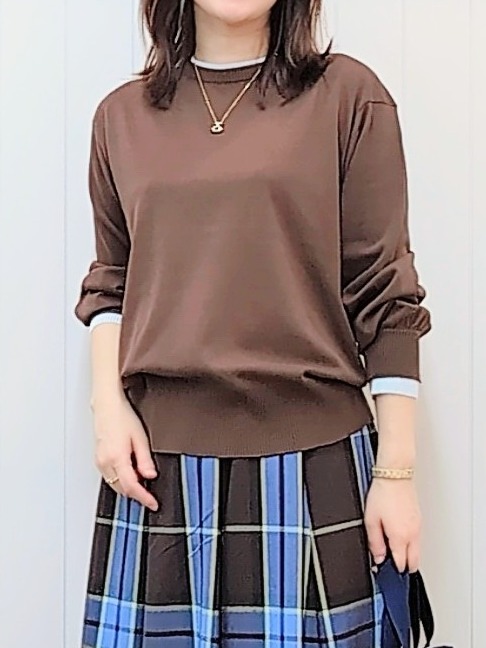 itoさんの「Dessin｜【1枚でサマになる/洗濯機ＯＫ】レイヤード風 配色クルーネックニット」を使ったコーディネート
