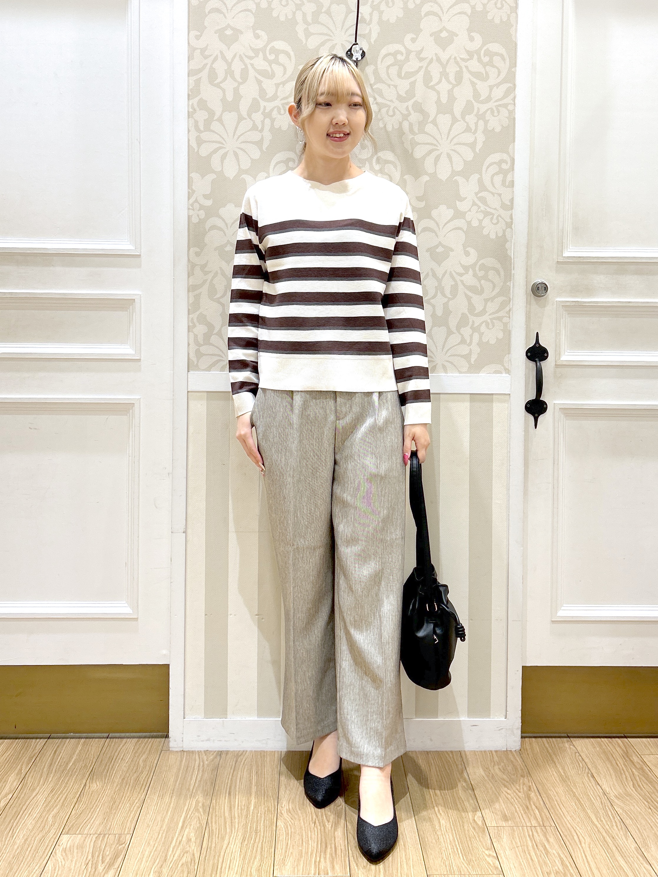 望 愛さんの「grove｜【撥水／シルエット2WAY】さっと羽織って、こなれる。スタンドネックテントラインコート」を使ったコーディネート