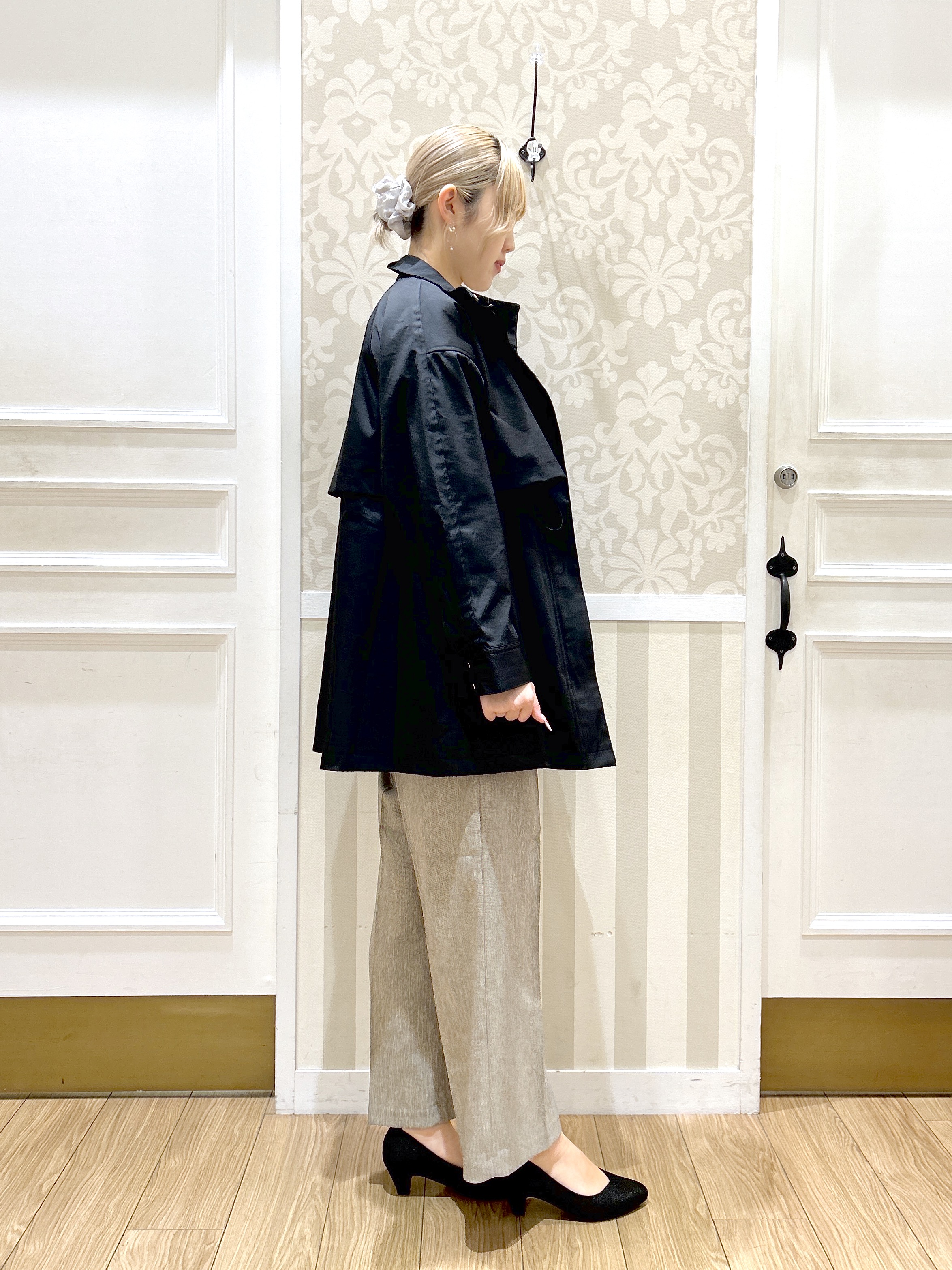 望 愛さんの「grove｜【撥水／シルエット2WAY】さっと羽織って、こなれる。スタンドネックテントラインコート」を使ったコーディネート