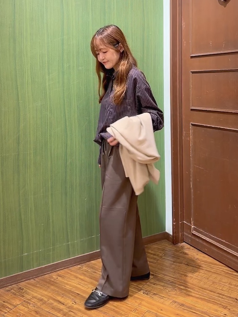 かおりさんの「SHOO･LA･RUE｜【セットアップ可/洗濯機可】軽やかに羽織れる スポンディッシュ ニットカーディガン」を使ったコーディネート