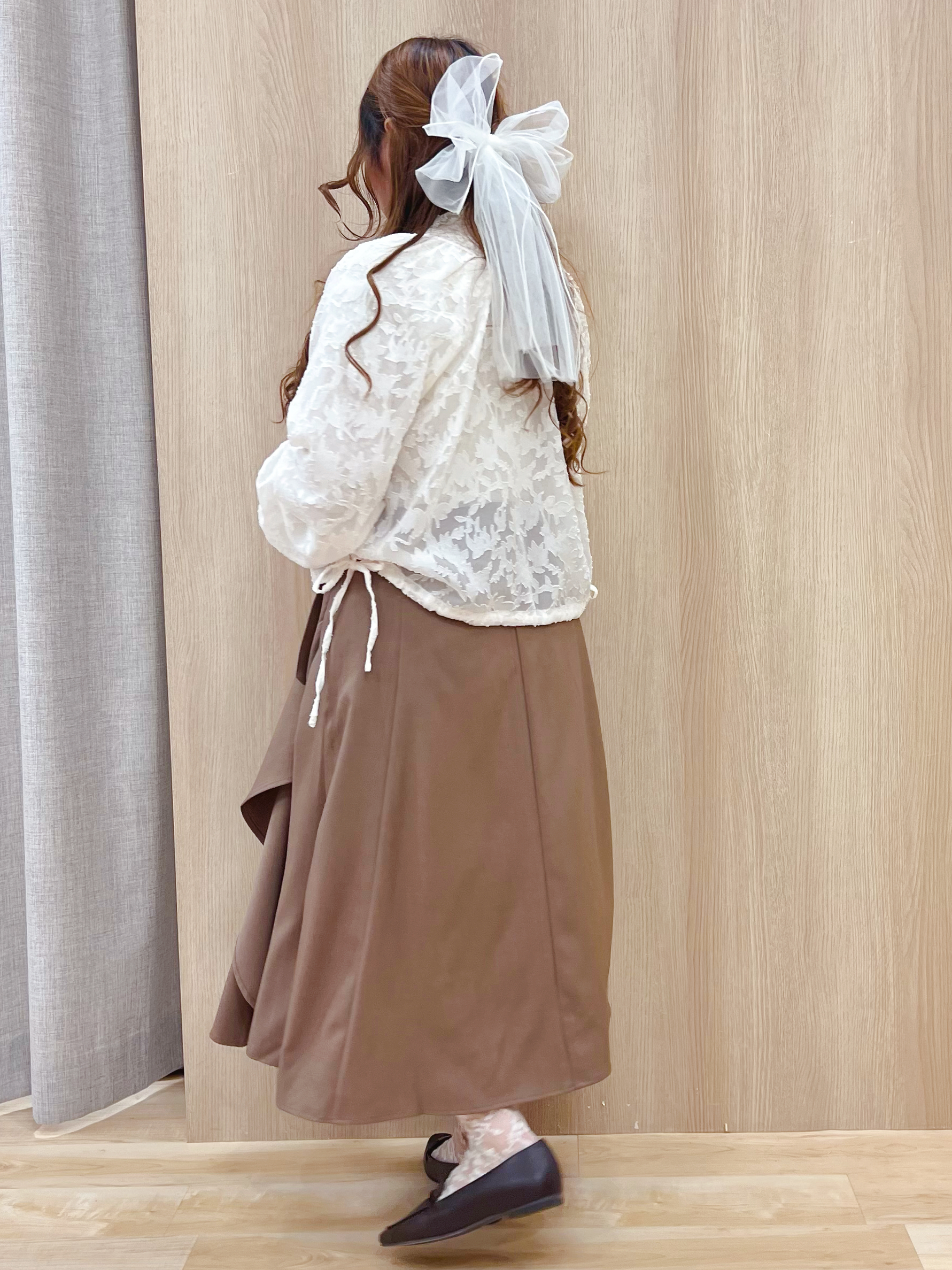 みことさんの「grove｜上品に華やぐ シアージャカードブラウス」を使ったコーディネート
