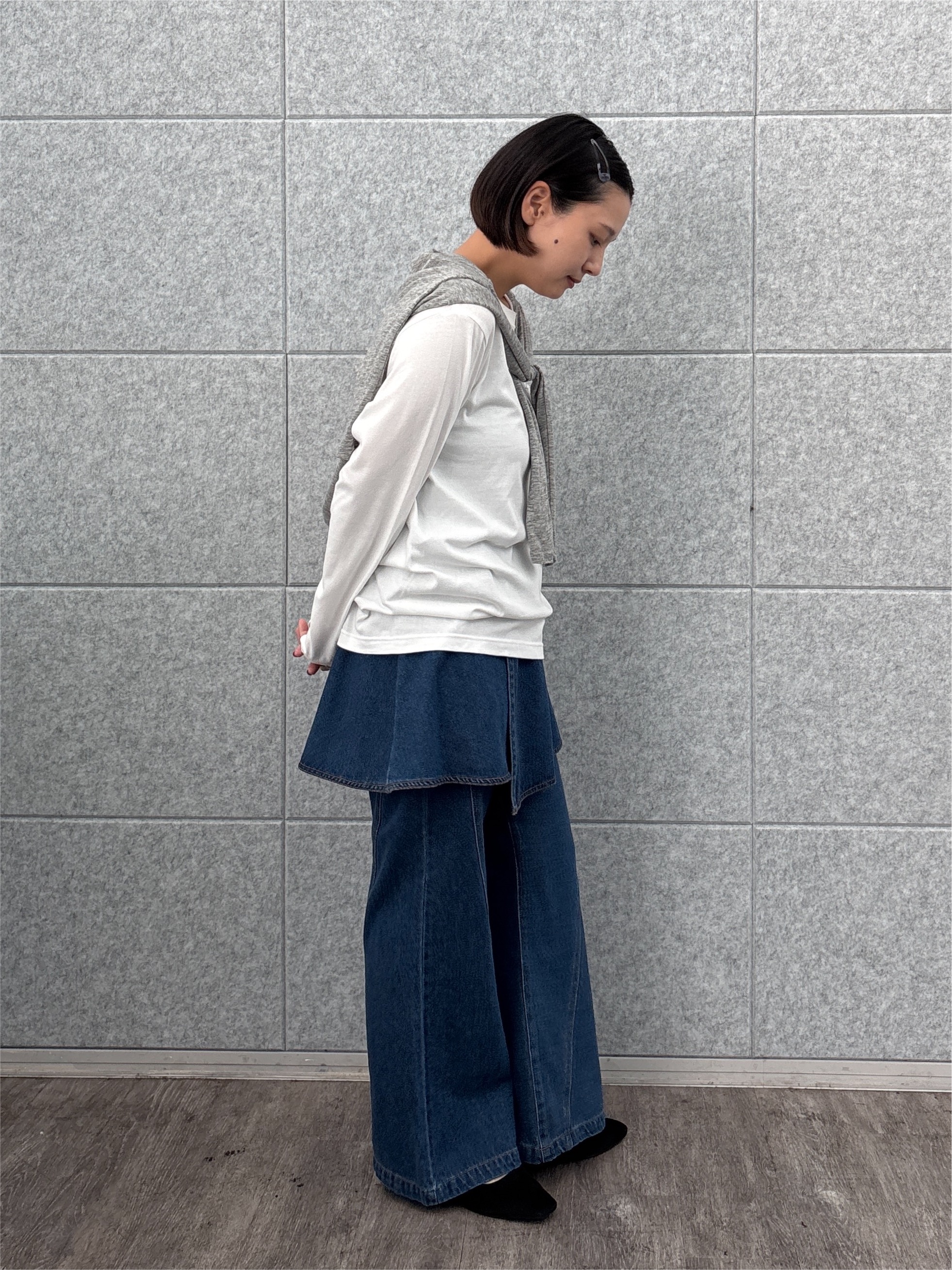 ayanoさんの「INDIVI｜ワンポイントロゴロンT【LIVE紹介／上枝みどりさん着用】」を使ったコーディネート