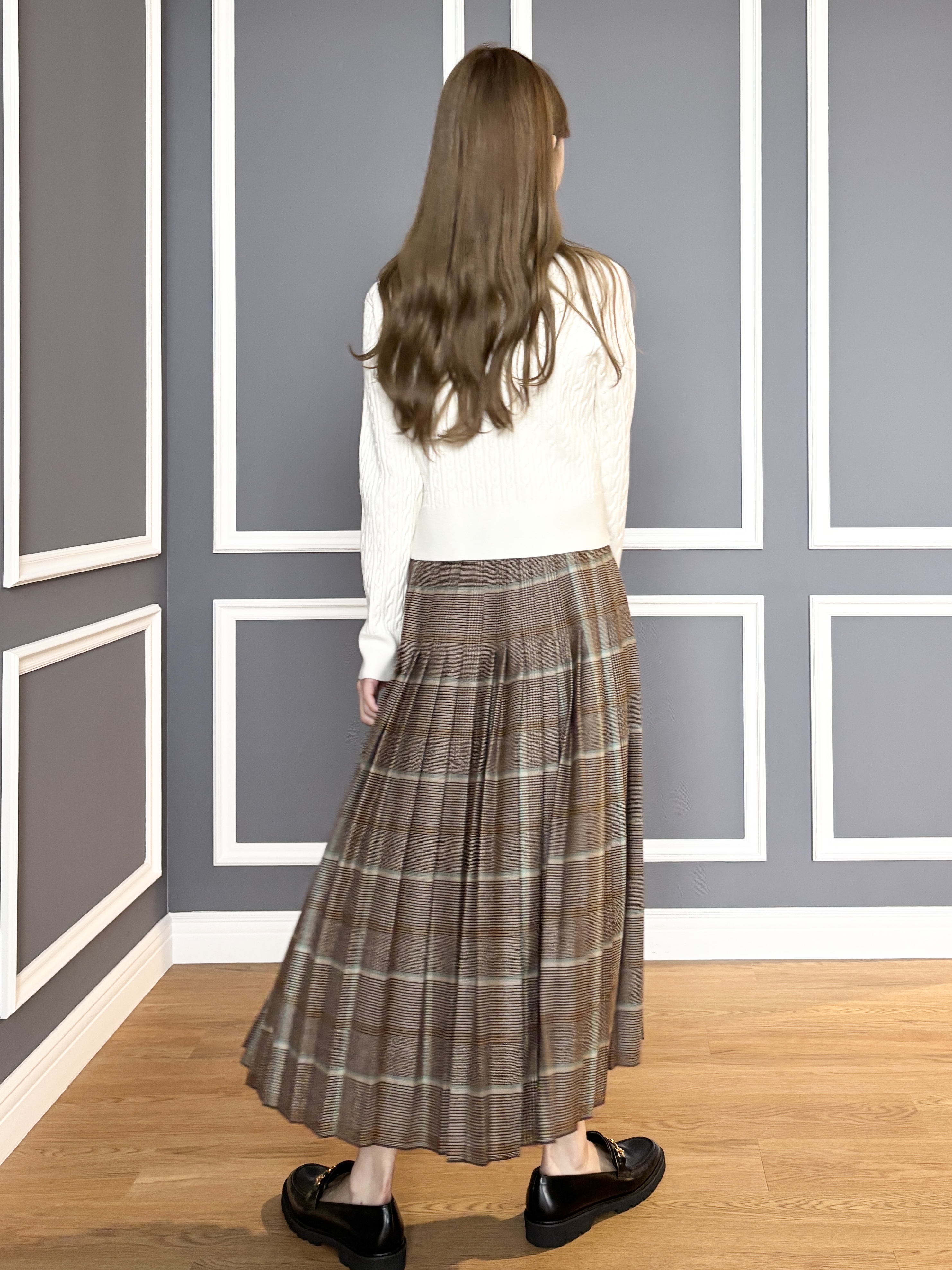 清水夏姫さんの「DRESSTERIOR｜チェックベルテッドプリーツスカート」を使ったコーディネート