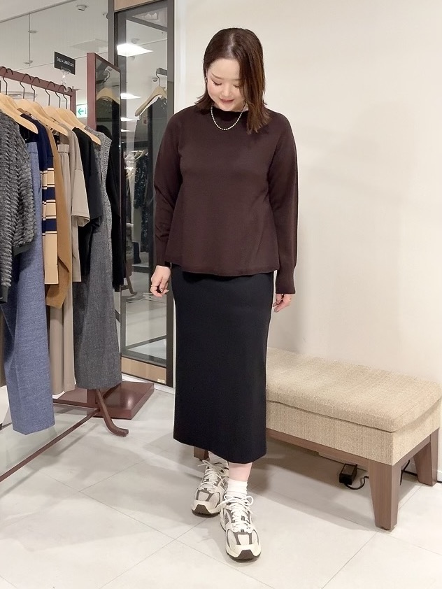 YUIさんの「UNTITLED｜【きれいに体型カバー/8色展開】Aラインシルエットニットプルオーバー」を使ったコーディネート