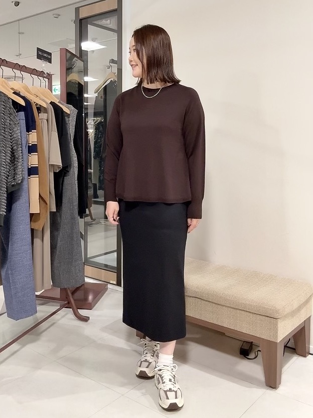 YUIさんの「UNTITLED｜【きれいに体型カバー/8色展開】Aラインシルエットニットプルオーバー」を使ったコーディネート