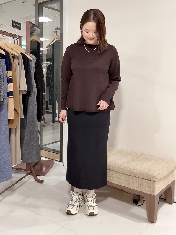 YUIさんの「UNTITLED｜【きれいに体型カバー/8色展開】Aラインシルエットニットプルオーバー」を使ったコーディネート