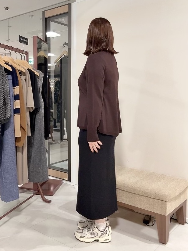 YUIさんの「UNTITLED｜【きれいに体型カバー/8色展開】Aラインシルエットニットプルオーバー」を使ったコーディネート