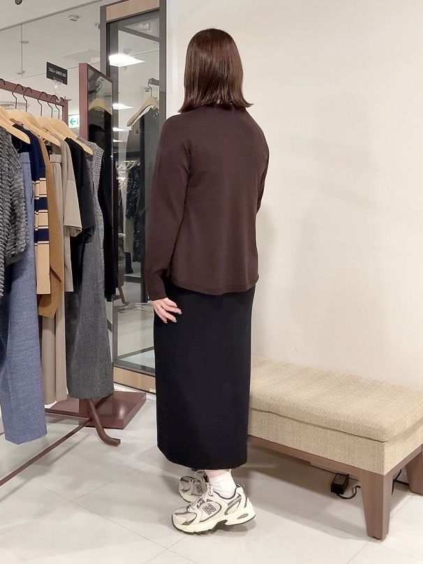 YUIさんの「UNTITLED｜【きれいに体型カバー/8色展開】Aラインシルエットニットプルオーバー」を使ったコーディネート