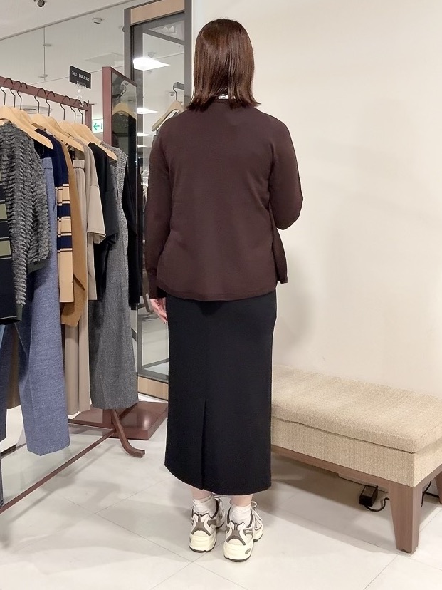 YUIさんの「UNTITLED｜【きれいに体型カバー/8色展開】Aラインシルエットニットプルオーバー」を使ったコーディネート