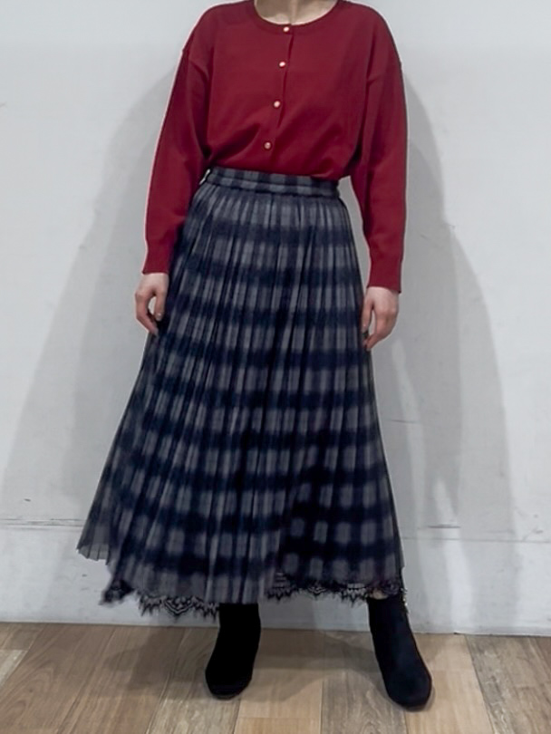 山さんさんの「grove｜【前後2WAY】さりげなく、上品にきらめく ニットカーディガン」を使ったコーディネート