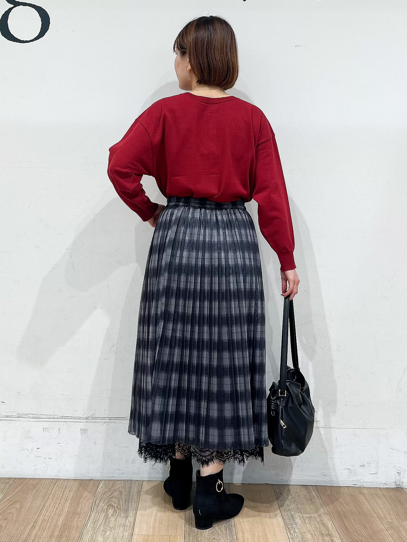 山さんさんの「grove｜【前後2WAY】さりげなく、上品にきらめく ニットカーディガン」を使ったコーディネート