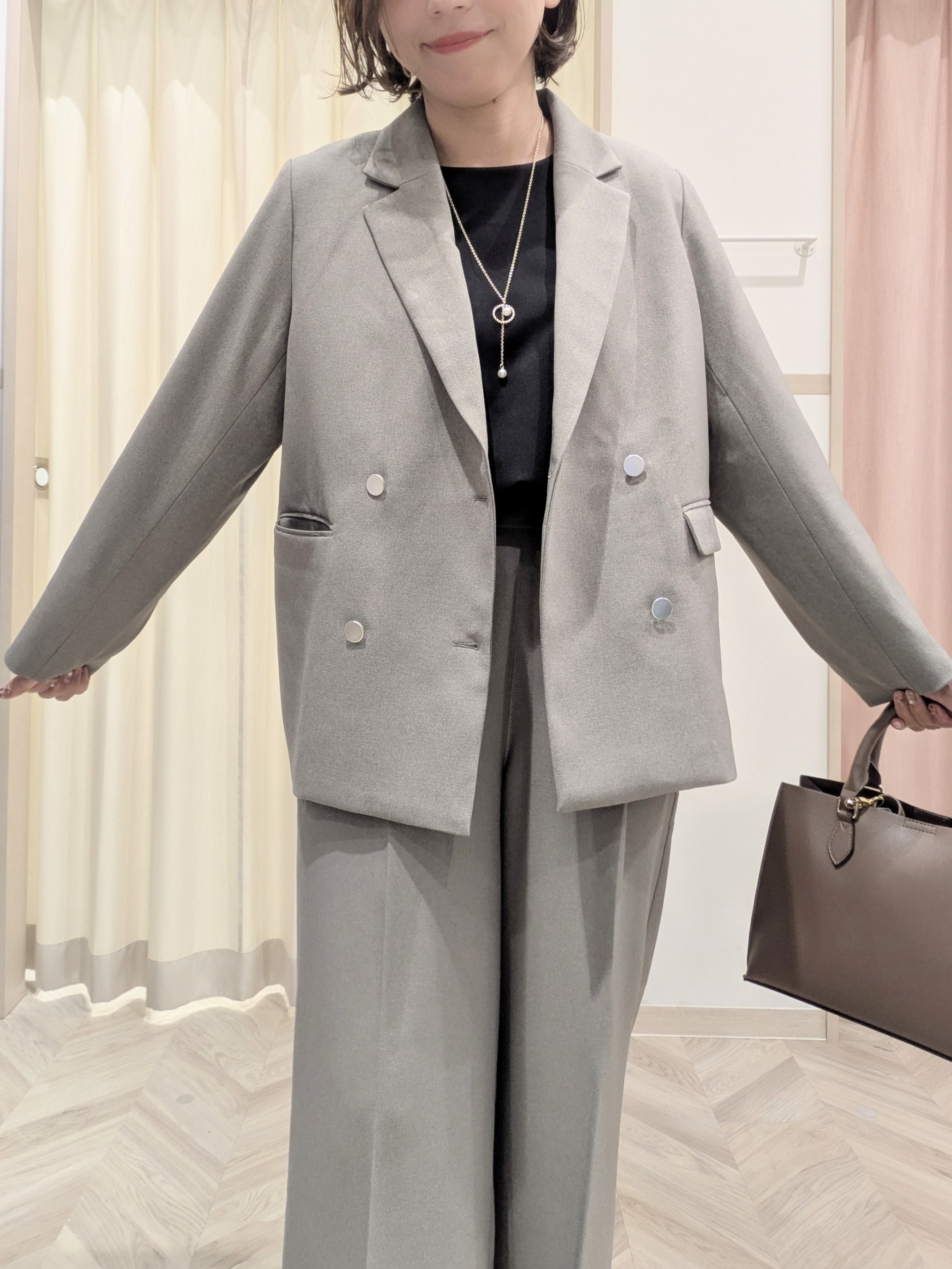 miyuさんの「SHOO･LA･RUE｜【セットアップ可/洗濯後しわになりにくい】ウールフィール ダブルジャケット」を使ったコーディネート