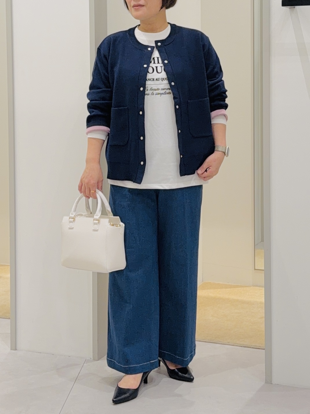 タナさんの「THE SHOP TK｜【洗濯機OK】もにゅ 袖配色カーディガン」を使ったコーディネート