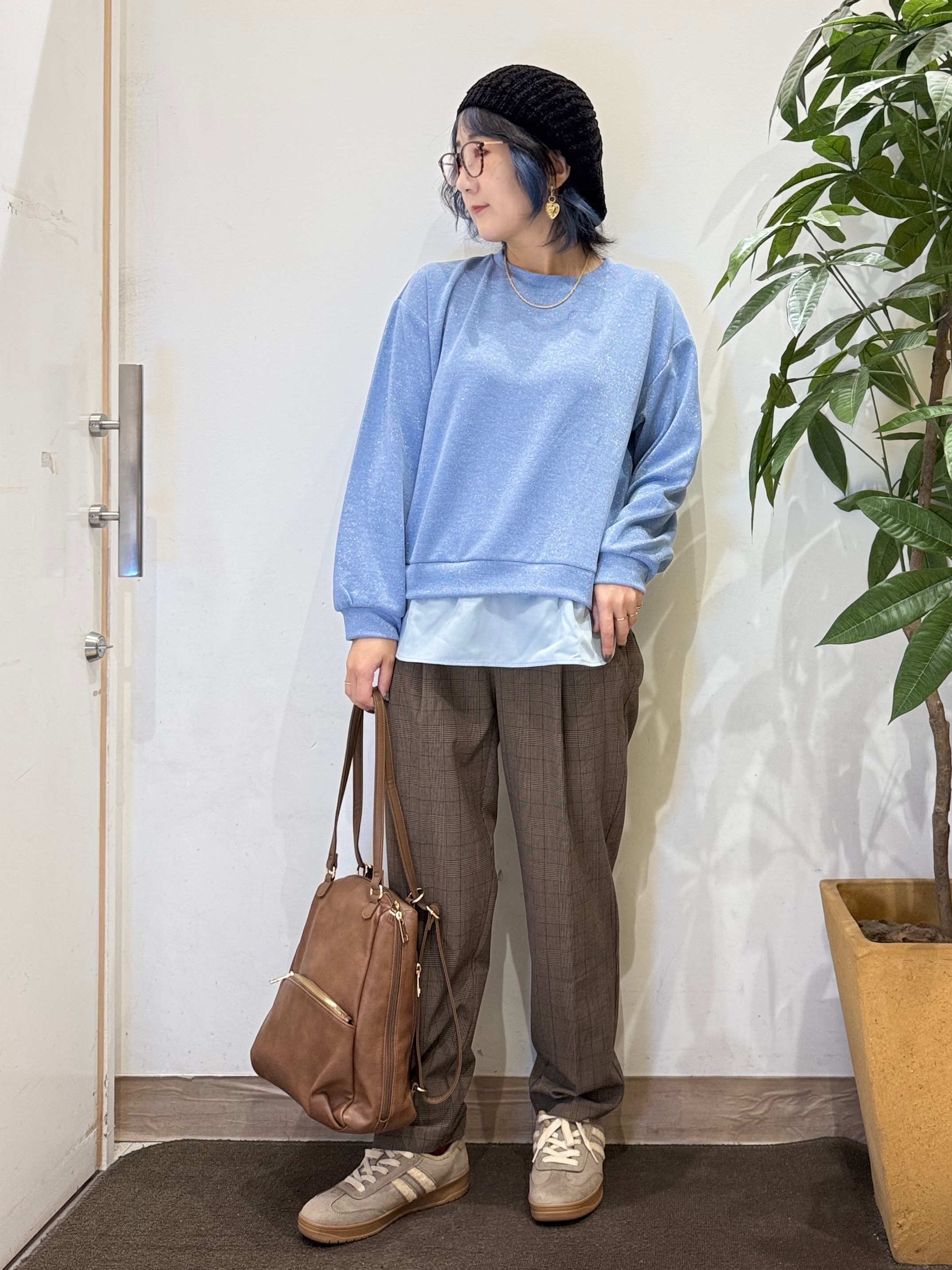 misakiさんの「SHOO･LA･RUE｜【S-LL/洗濯機可/体型カバー】インせず着られる レイヤード風 ラメ入りトップス」を使ったコーディネート