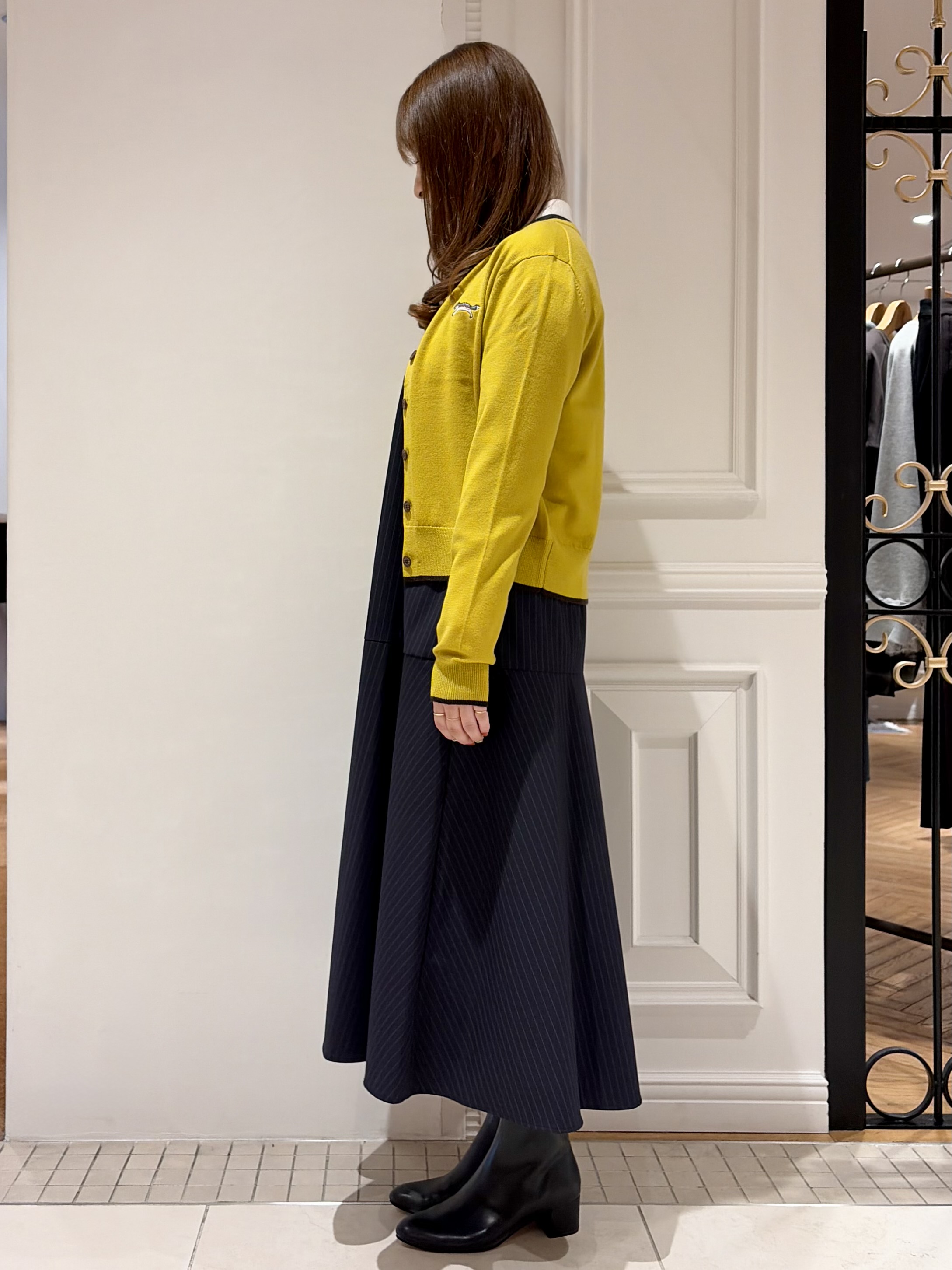 minowaさんの「DRESSTERIOR｜ゼニアバル―ファキャッシュウールクルーネックカーディガン」を使ったコーディネート