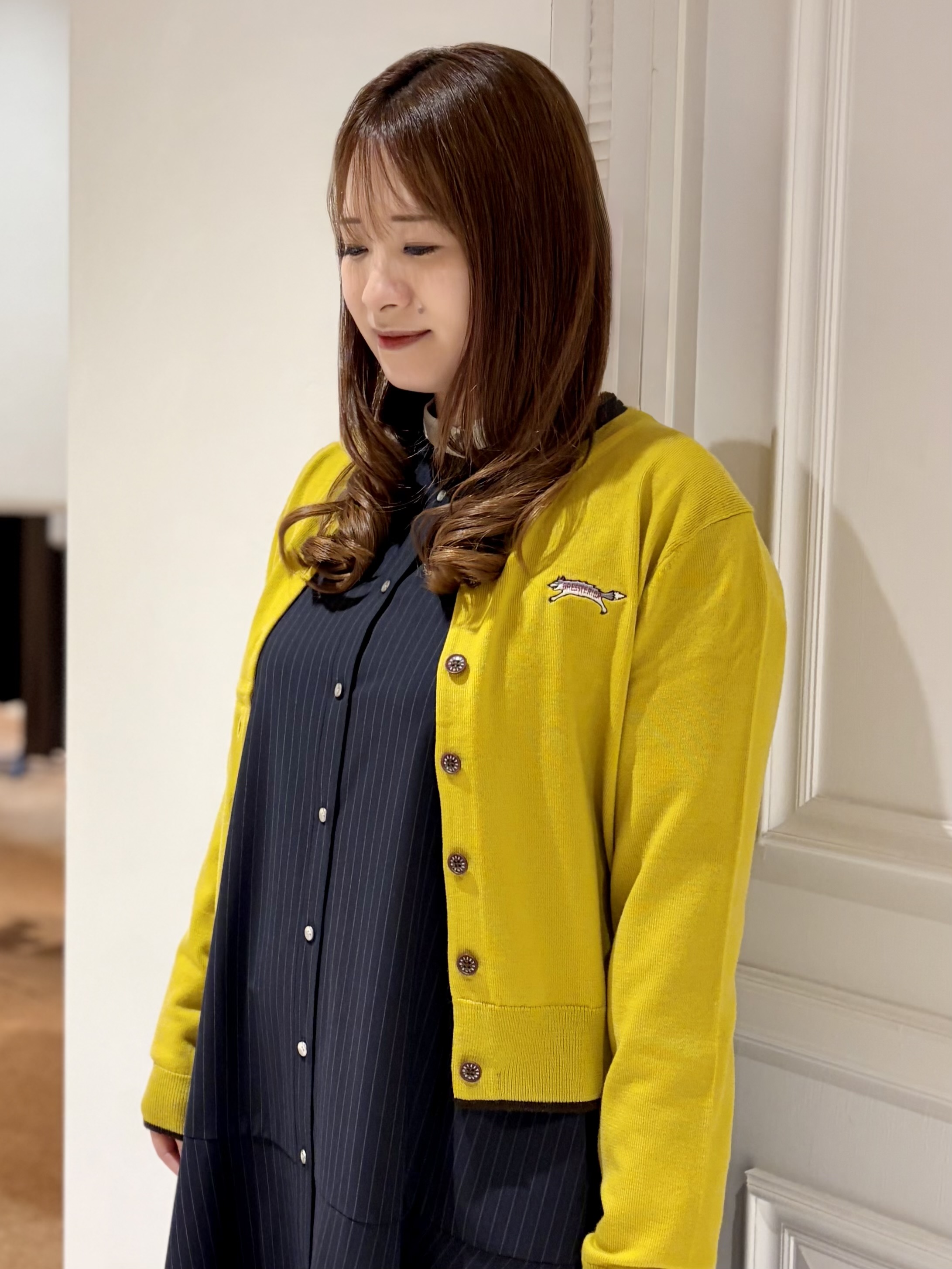 minowaさんの「DRESSTERIOR｜ゼニアバル―ファキャッシュウールクルーネックカーディガン」を使ったコーディネート
