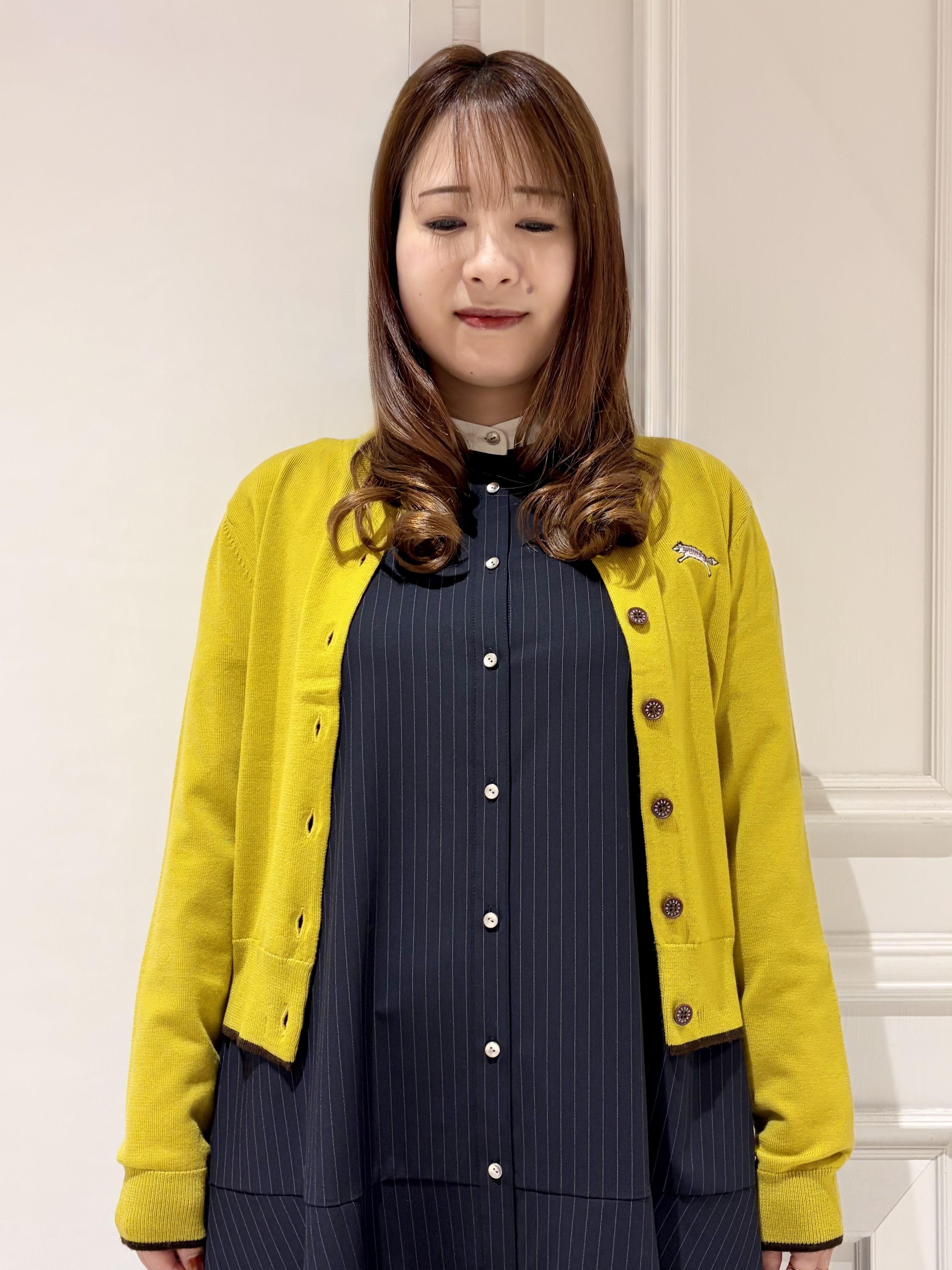 minowaさんの「DRESSTERIOR｜ゼニアバル―ファキャッシュウールクルーネックカーディガン」を使ったコーディネート