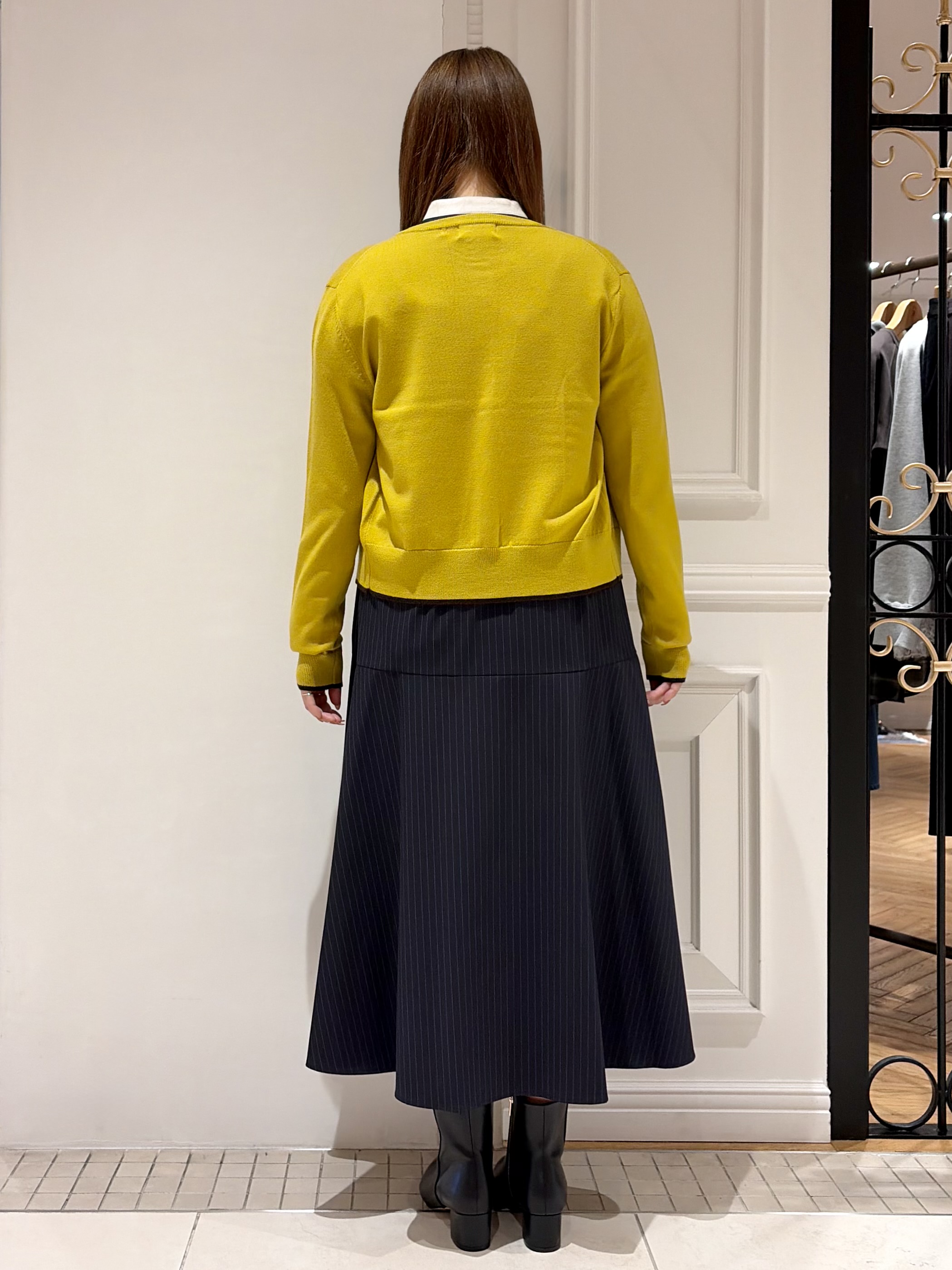 minowaさんの「DRESSTERIOR｜ゼニアバル―ファキャッシュウールクルーネックカーディガン」を使ったコーディネート
