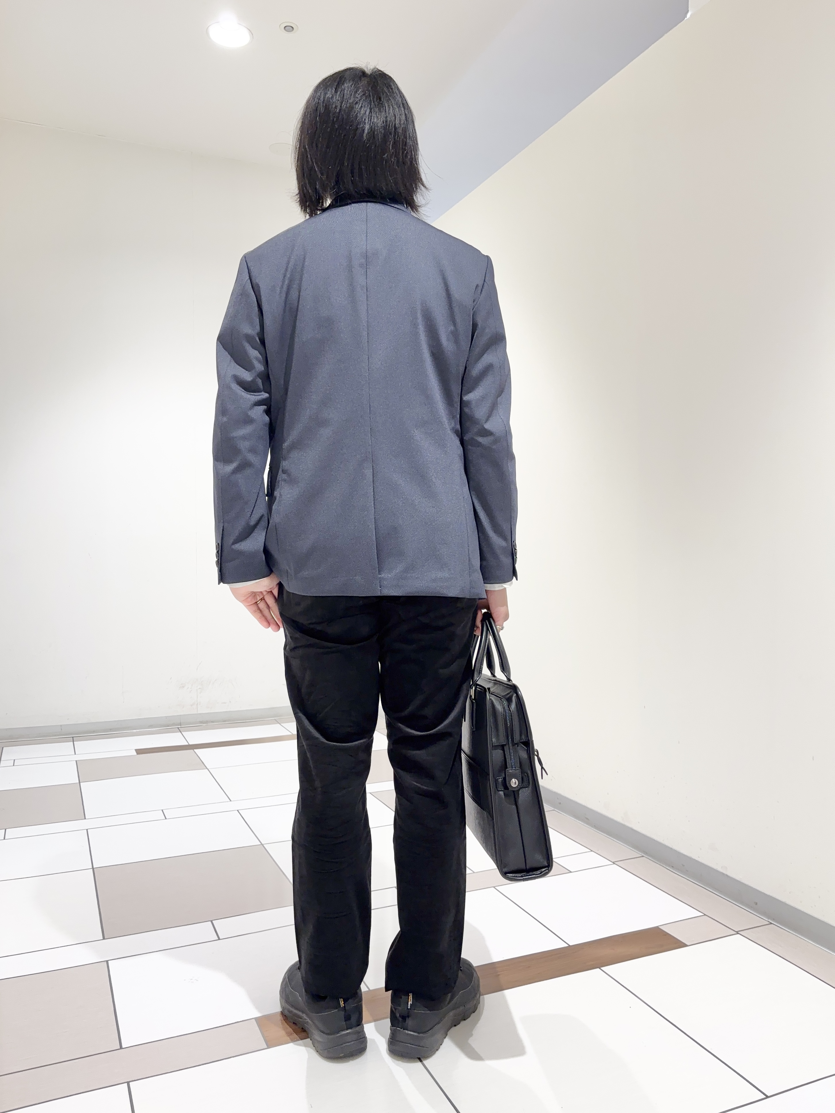 及川さんの「TAKEO KIKUCHI｜【360&deg;ストレッチ／軽量】None Of Stress ライト ジャケット（セットアップ対応）」を使ったコーディネート