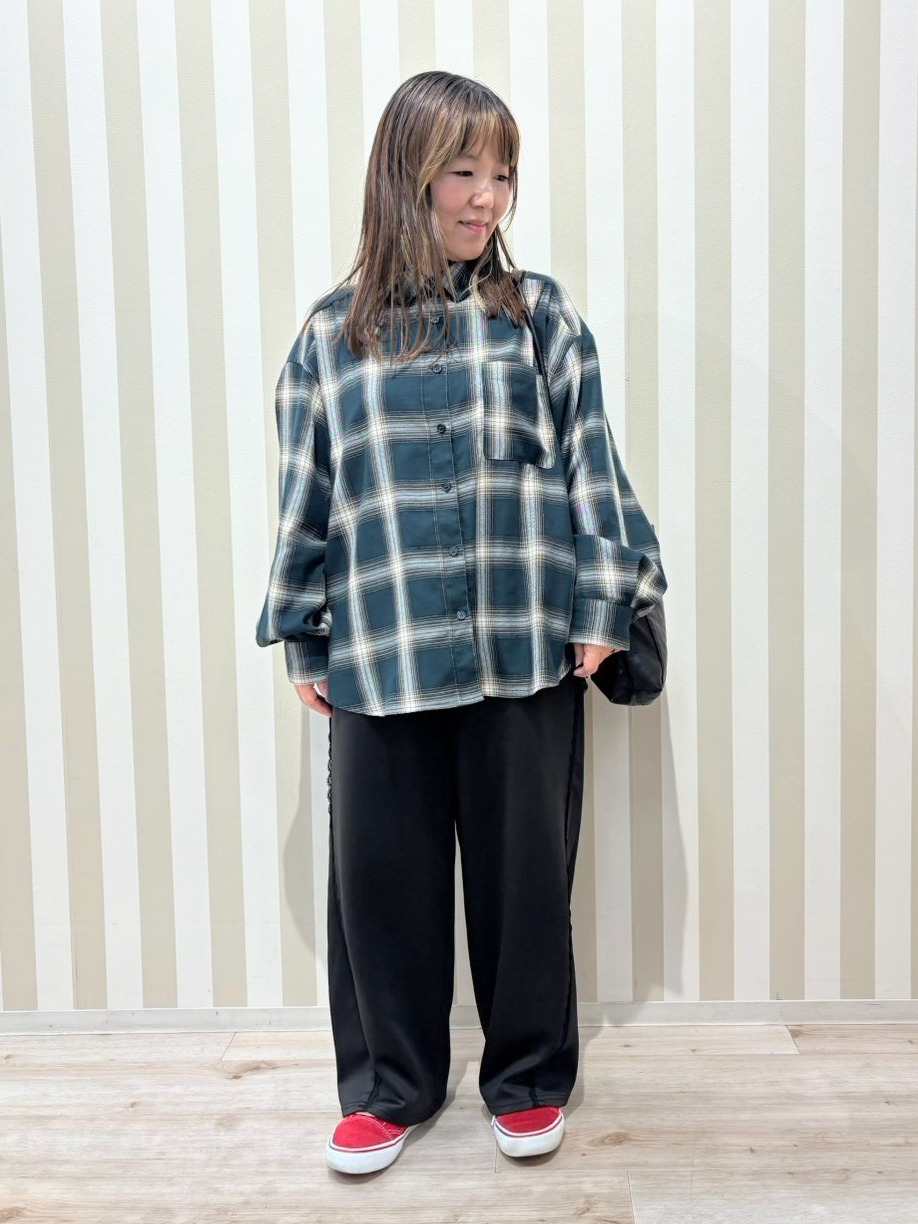 ゆーんさんの「SHOO･LA･RUE｜【毛玉になりにくい/S-LL/洗濯機可/体型カバー】Vネックゆったりカーディガン」を使ったコーディネート