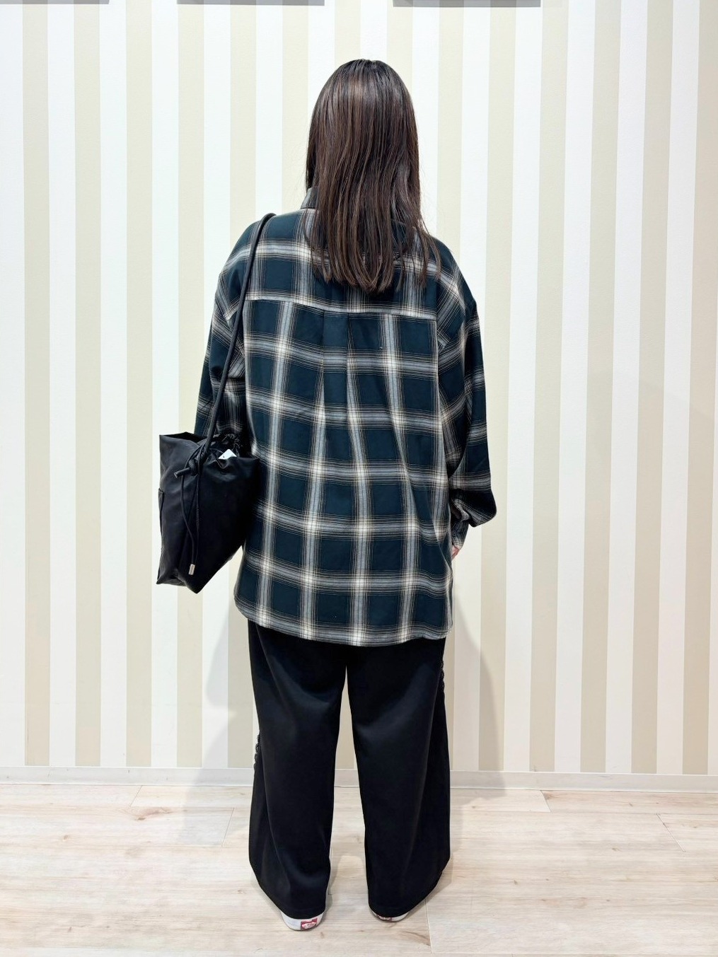 ゆーんさんの「SHOO･LA･RUE｜【毛玉になりにくい/S-LL/洗濯機可/体型カバー】Vネックゆったりカーディガン」を使ったコーディネート
