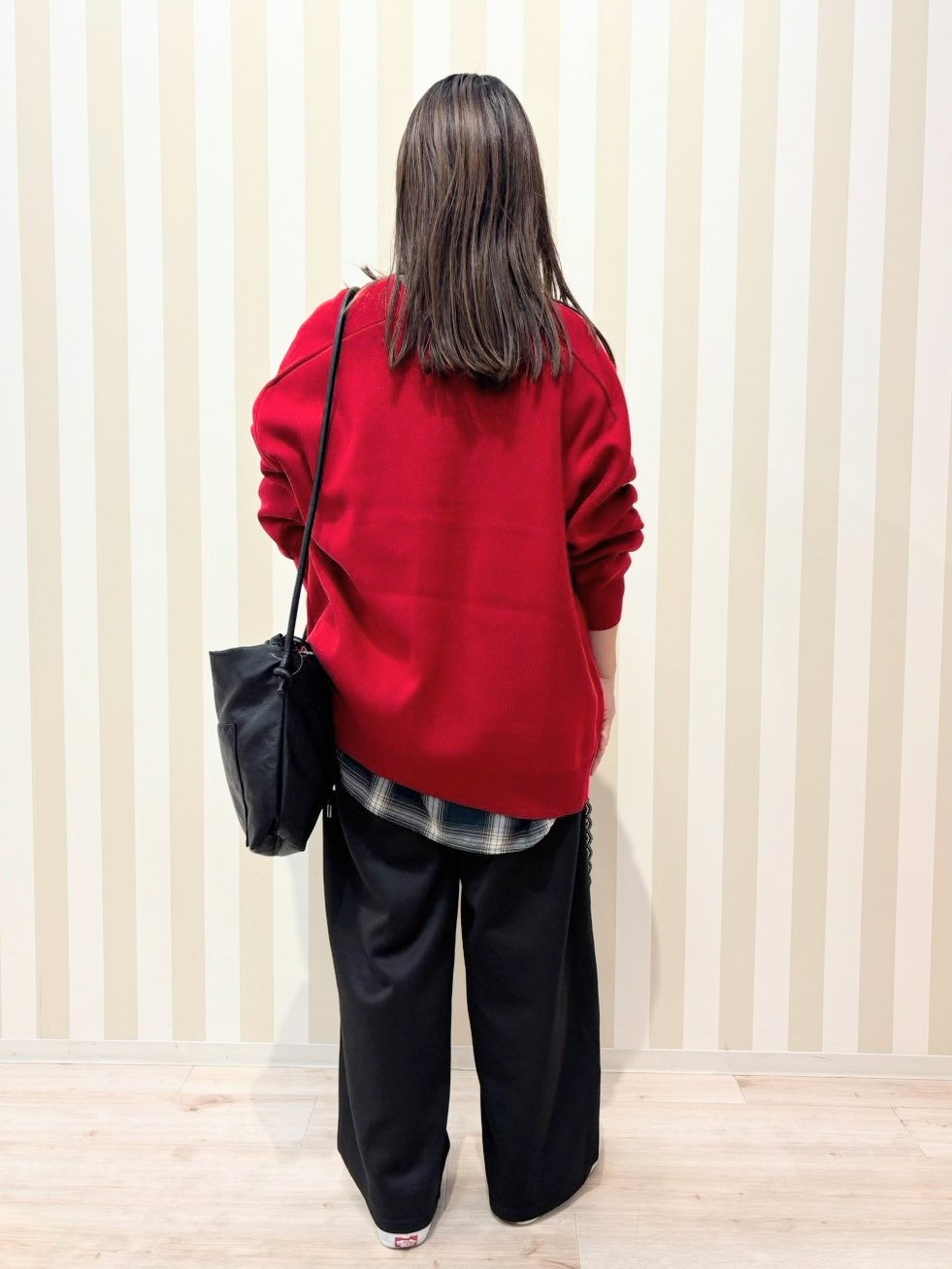 ゆーんさんの「SHOO･LA･RUE｜【毛玉になりにくい/S-LL/洗濯機可/体型カバー】Vネックゆったりカーディガン」を使ったコーディネート