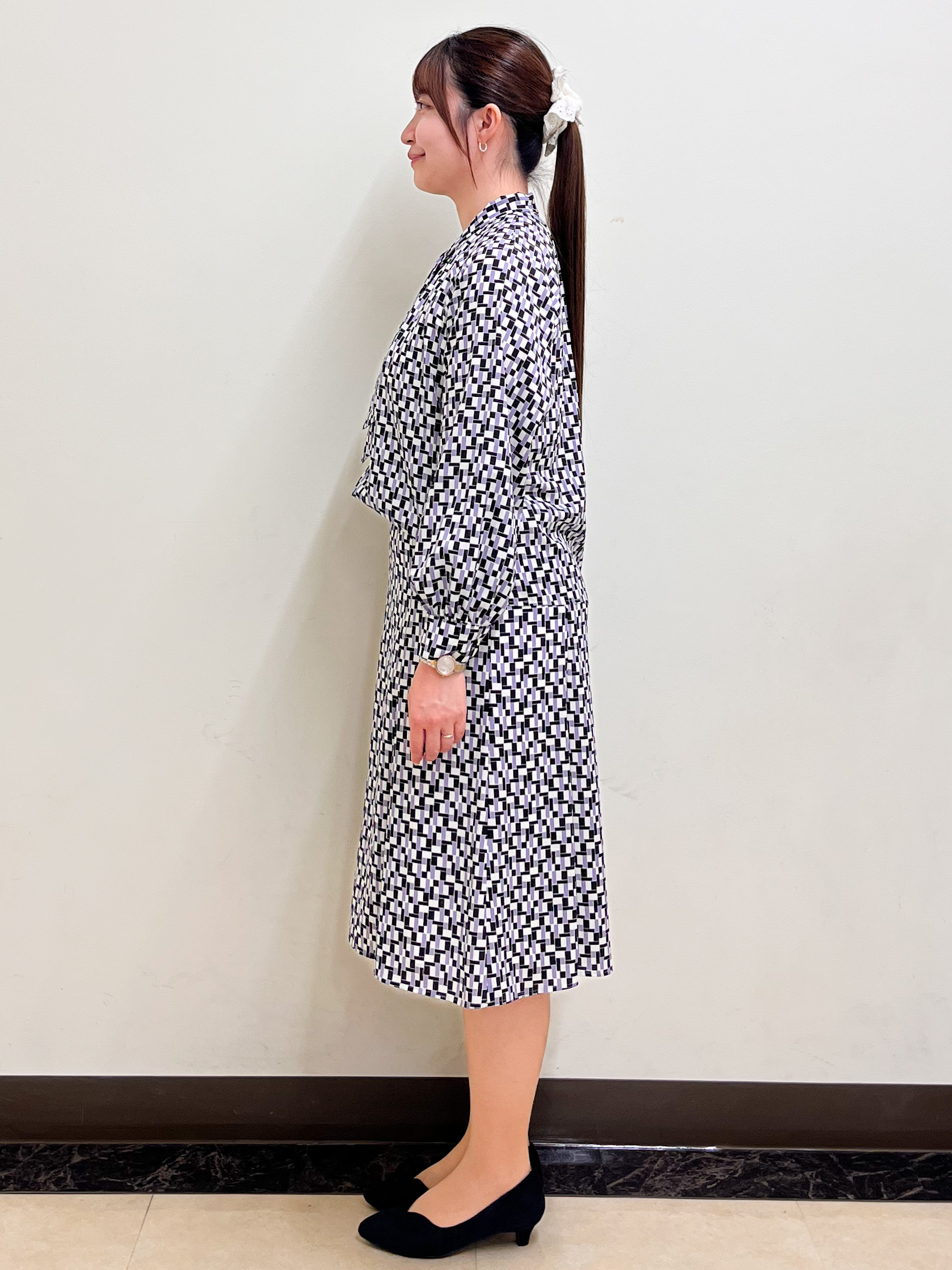 mikikoさんの「Reflect｜【SS-4Lサイズ／セットアップ】幾何柄プリント ボウタイデザインブラウス」を使ったコーディネート