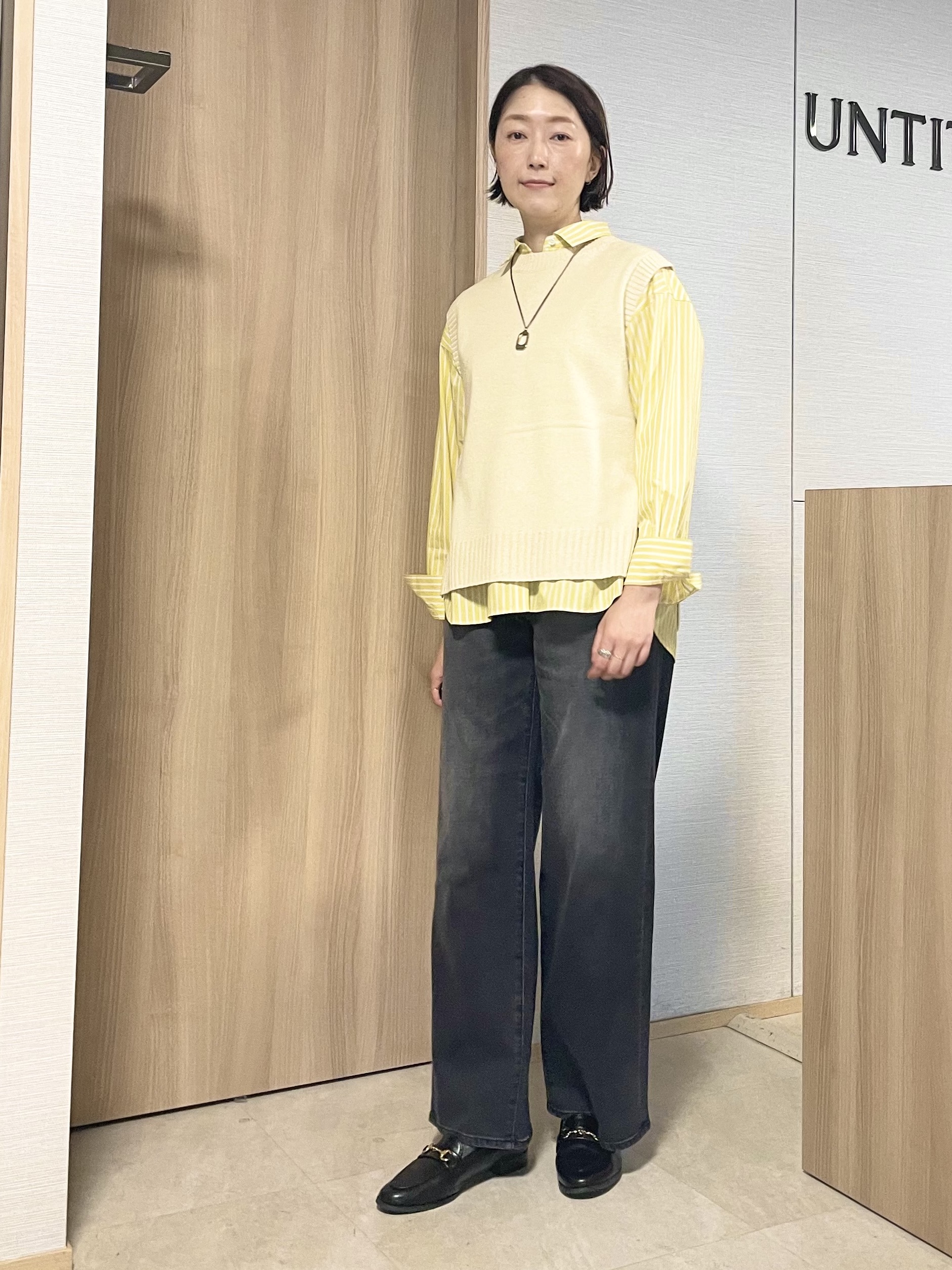 aliceさんの「UNTITLED｜【5色展開/手洗い可】ローシルクウールニットベスト」を使ったコーディネート