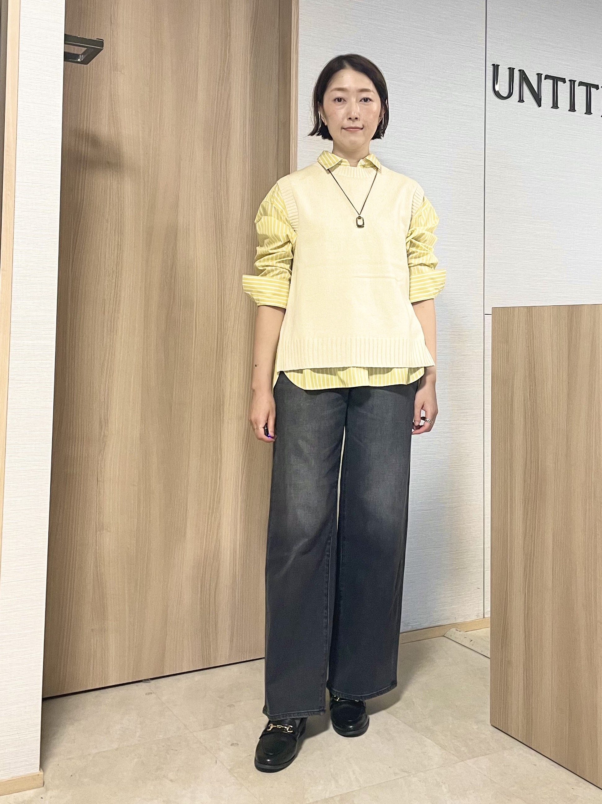 aliceさんの「UNTITLED｜【5色展開/手洗い可】ローシルクウールニットベスト」を使ったコーディネート