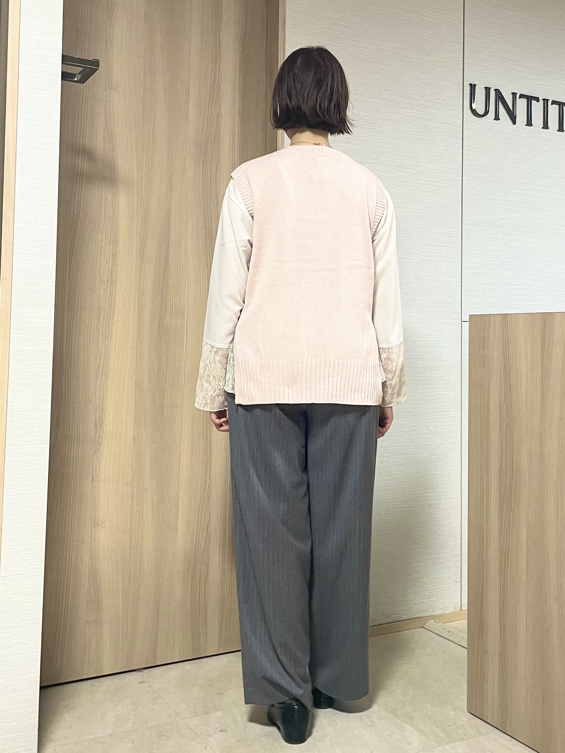aliceさんの「UNTITLED｜【5色展開/手洗い可】ローシルクウールニットベスト」を使ったコーディネート