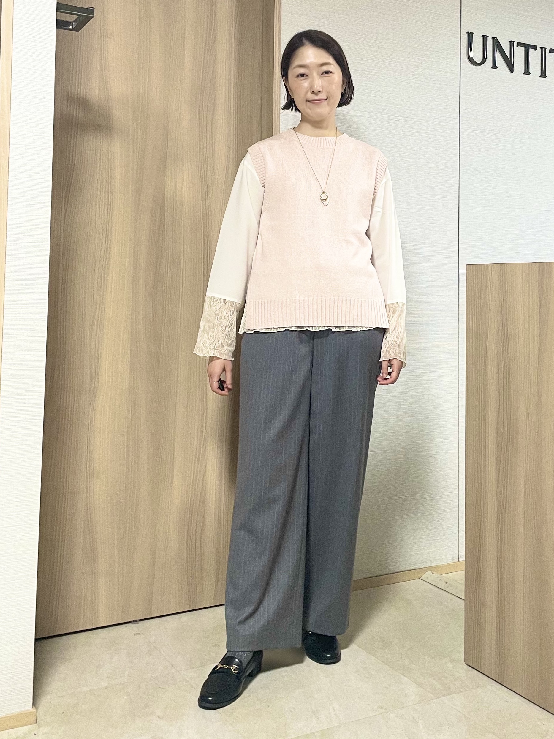 aliceさんの「UNTITLED｜【5色展開/手洗い可】ローシルクウールニットベスト」を使ったコーディネート