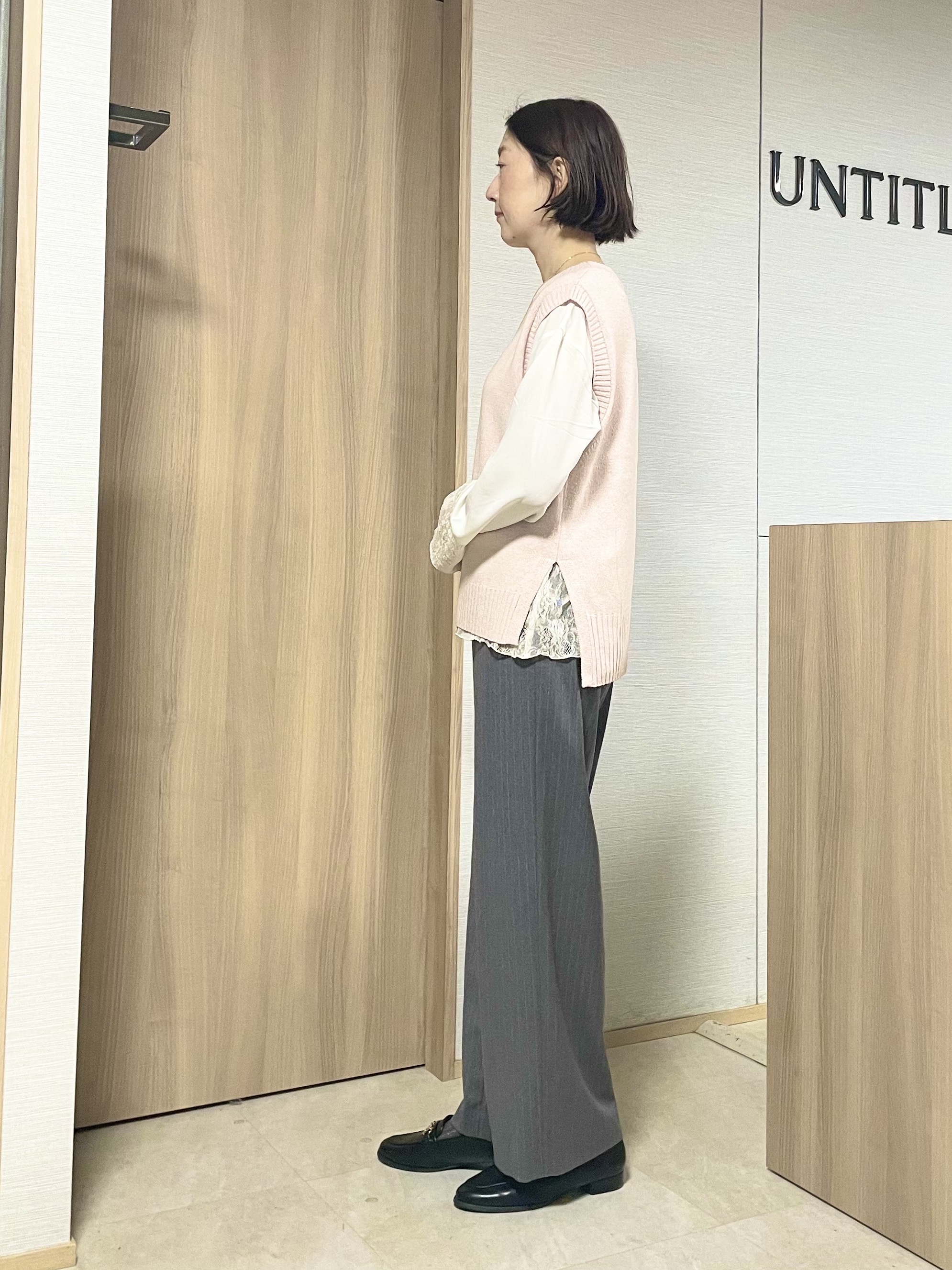 aliceさんの「UNTITLED｜【5色展開/手洗い可】ローシルクウールニットベスト」を使ったコーディネート