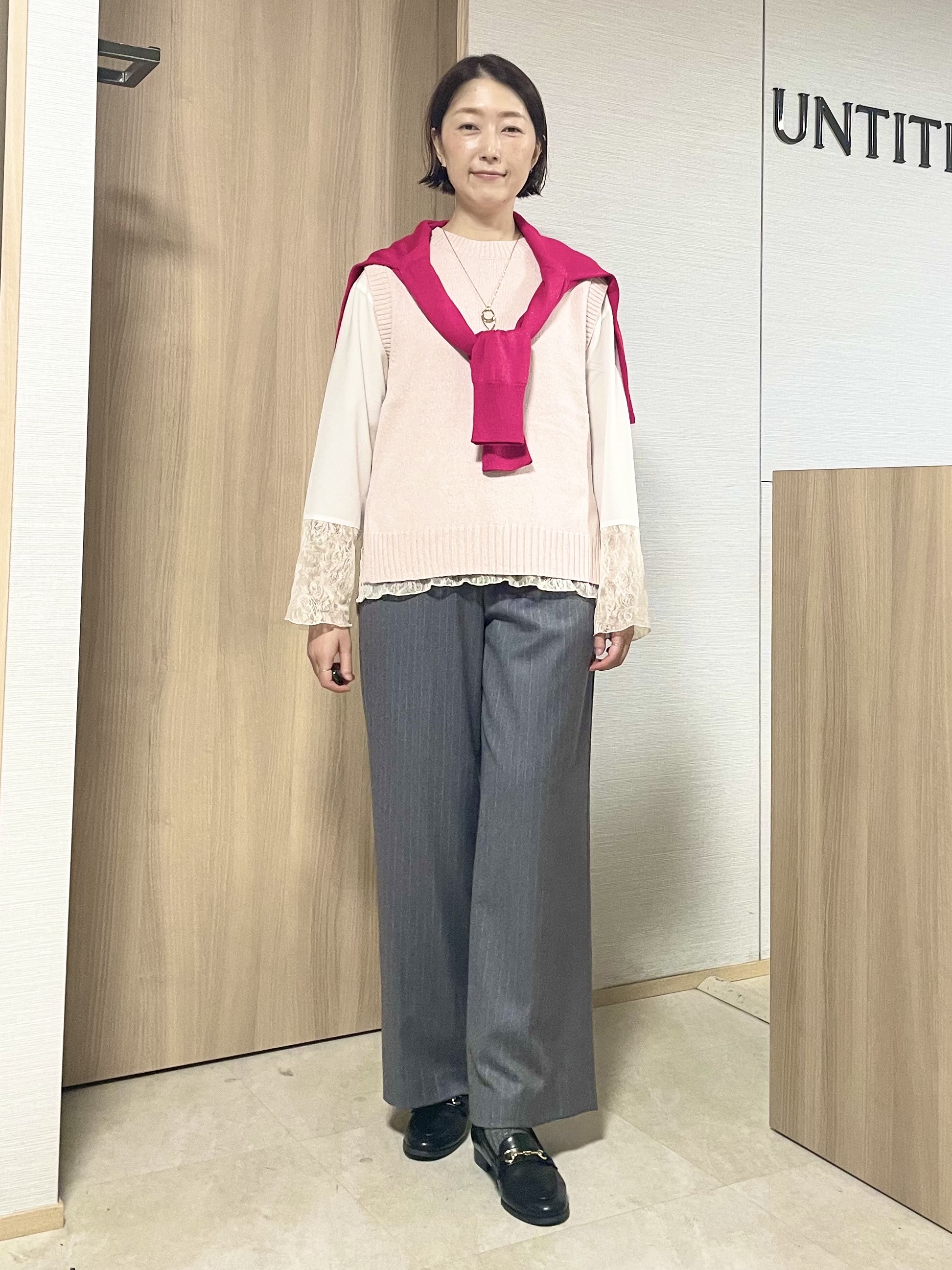 aliceさんの「UNTITLED｜【5色展開/手洗い可】ローシルクウールニットベスト」を使ったコーディネート