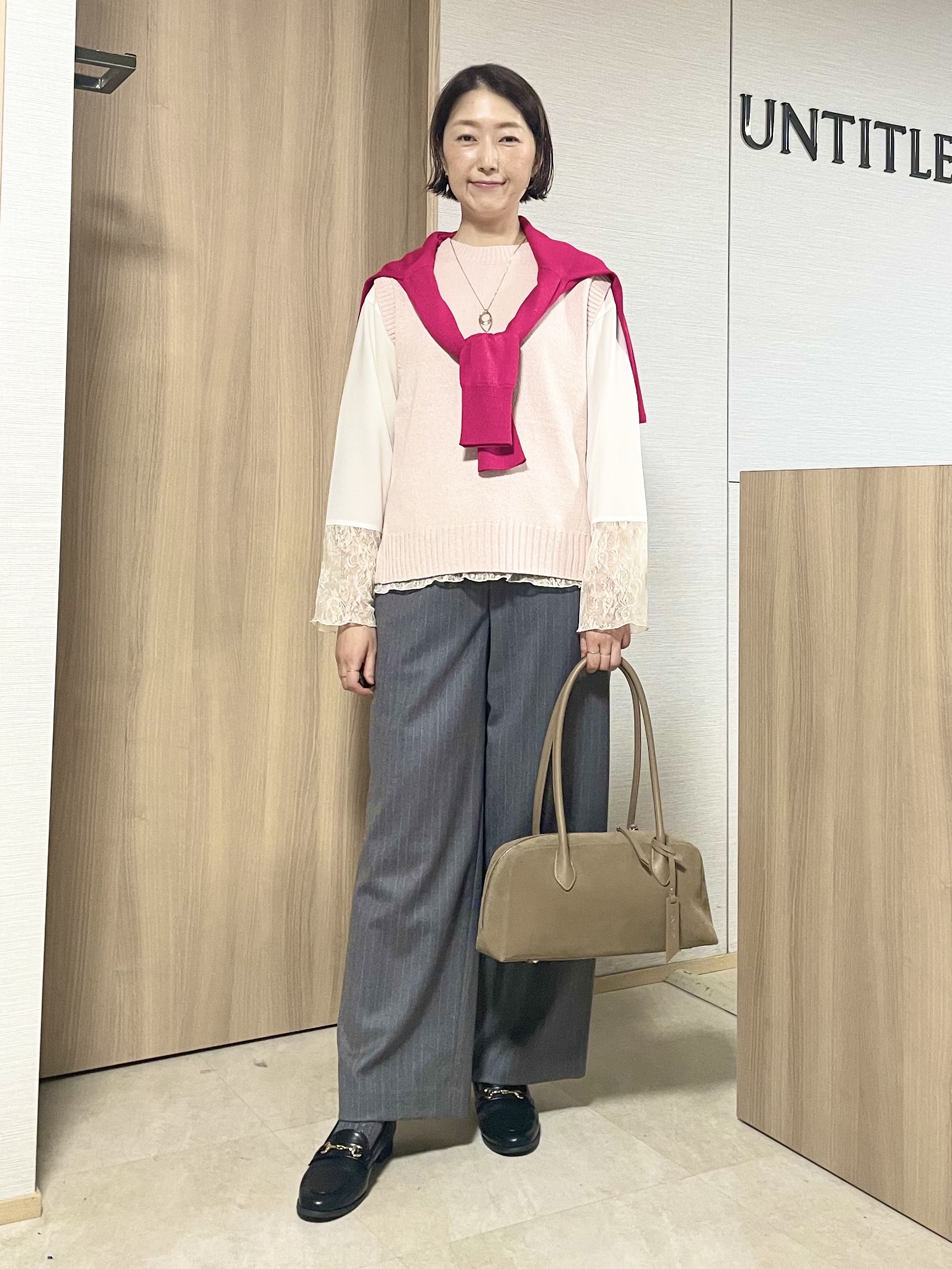aliceさんの「UNTITLED｜【5色展開/手洗い可】ローシルクウールニットベスト」を使ったコーディネート