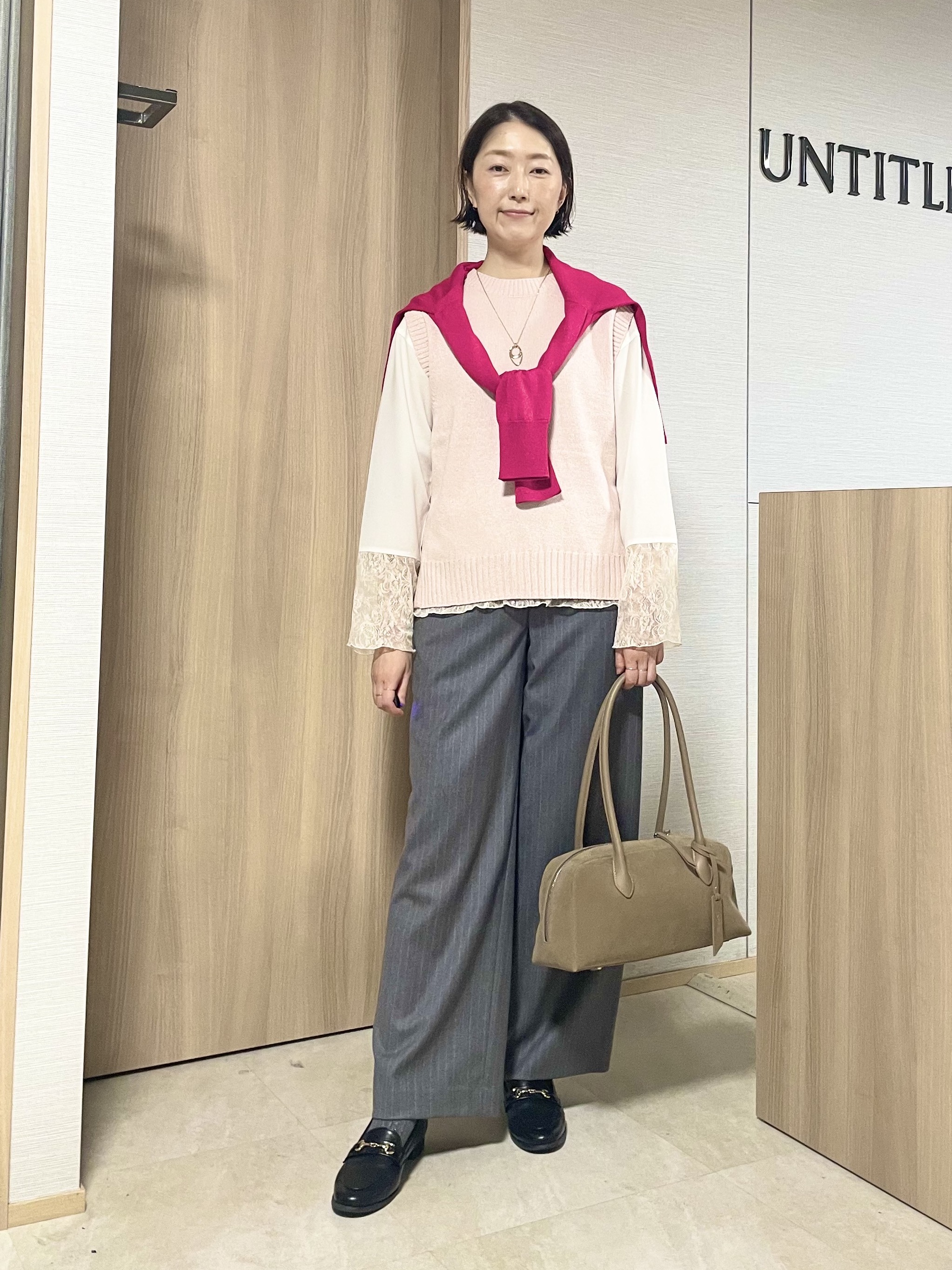 aliceさんの「UNTITLED｜【5色展開/手洗い可】ローシルクウールニットベスト」を使ったコーディネート