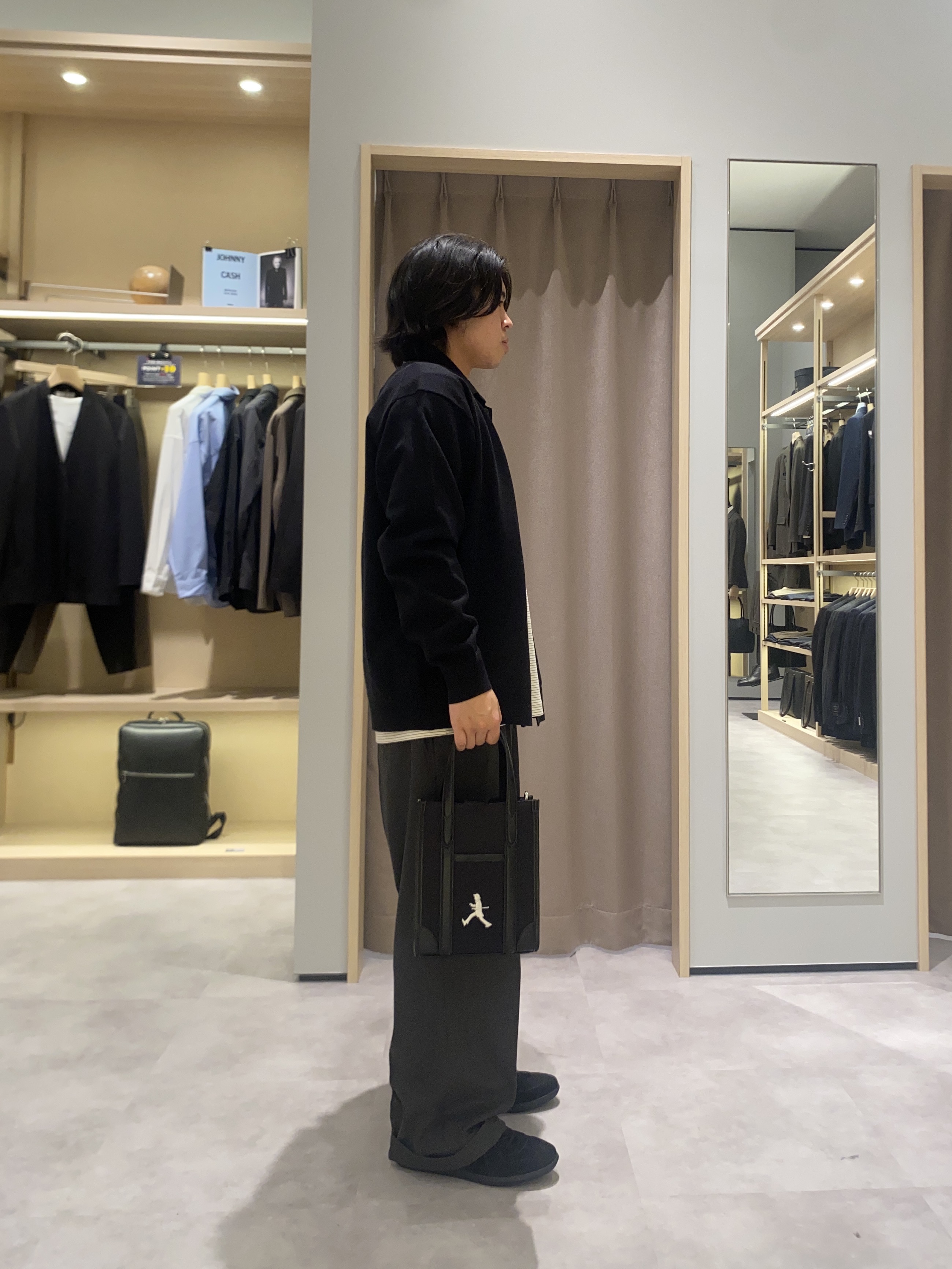 宍戸幸太さんの「TAKEO KIKUCHI｜ニット シャツ カーディガン」を使ったコーディネート