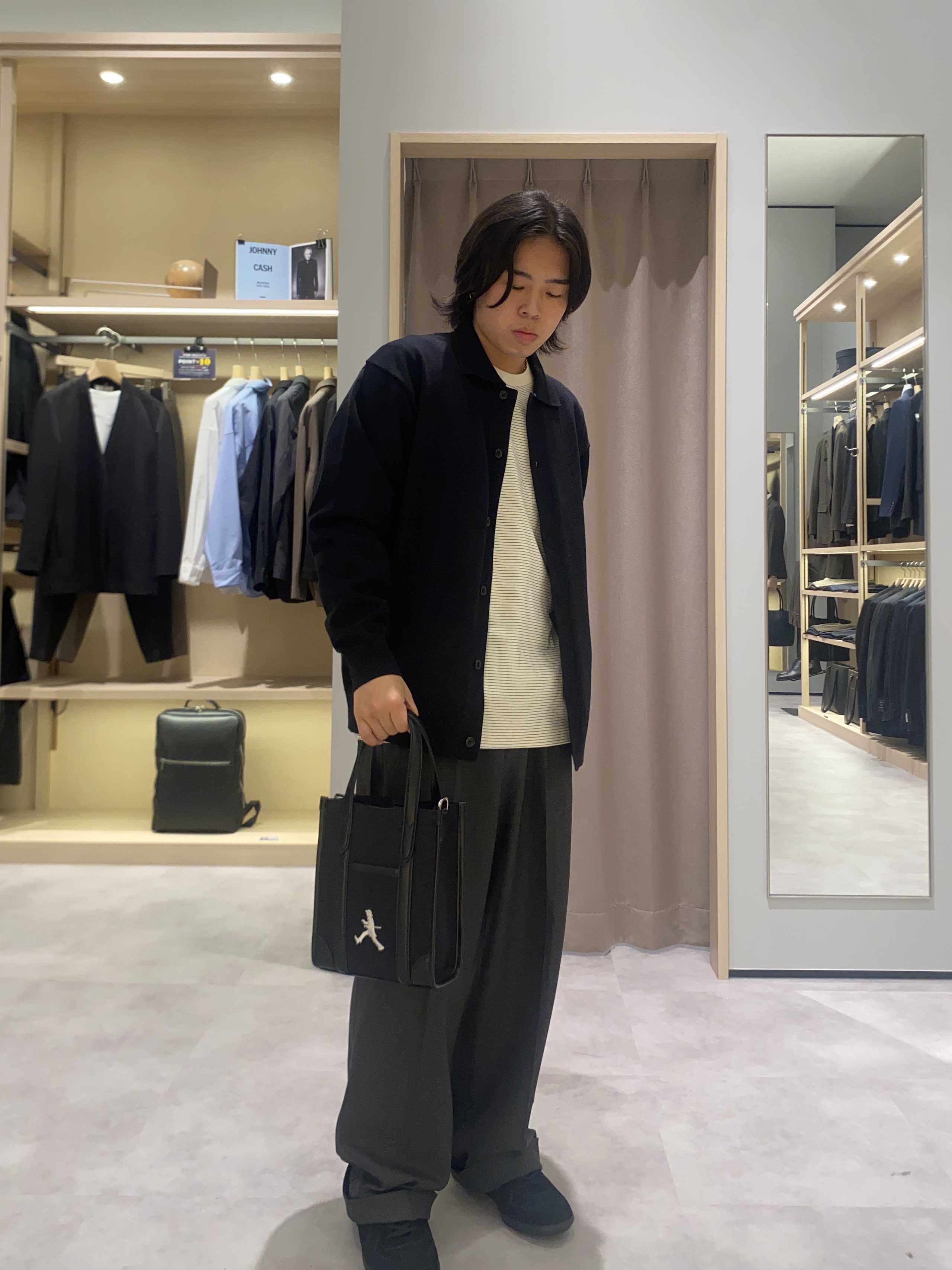 宍戸幸太さんの「TAKEO KIKUCHI｜ニット シャツ カーディガン」を使ったコーディネート