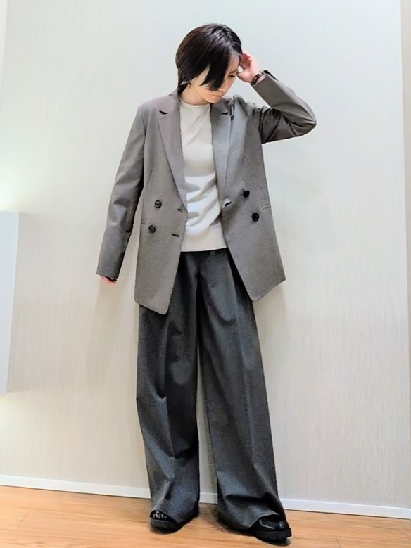 ミズタさんの「UNTITLED｜【セットアップ可/秋羽織り/お仕事スーツ】ウールブレンドダブルジャケット」を使ったコーディネート