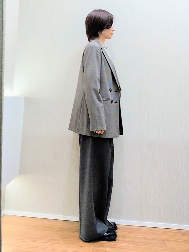 ミズタさんの「UNTITLED｜【セットアップ可/秋羽織り/お仕事スーツ】ウールブレンドダブルジャケット」を使ったコーディネート