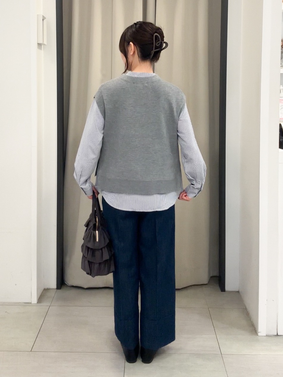 Nao さんの「grove｜【2点セット/時短・着回し】ニットベスト&times;シャツ」を使ったコーディネート