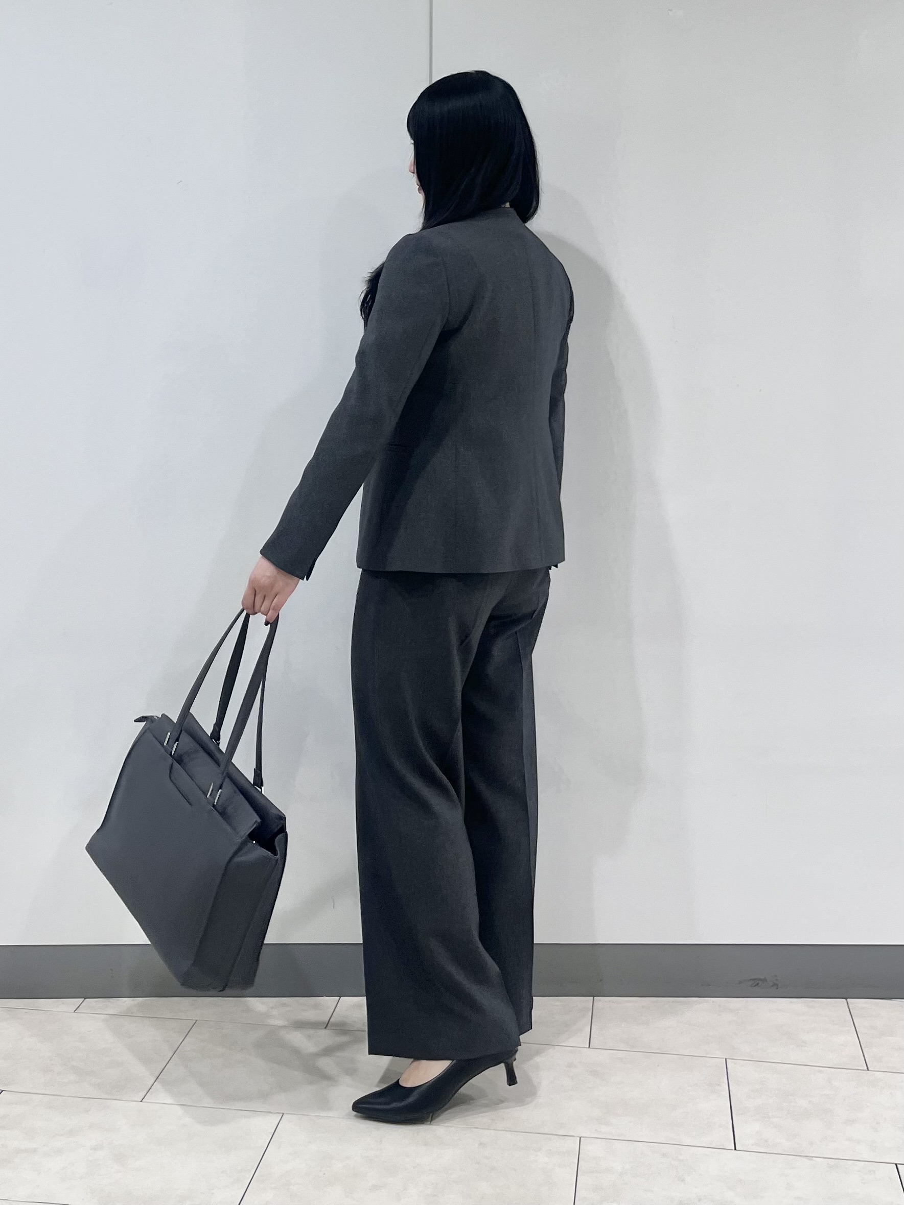 hasuさんの「INDIVI｜【洗える／通勤／スーツ】メランジストレッチ ノーカラージャケット」を使ったコーディネート