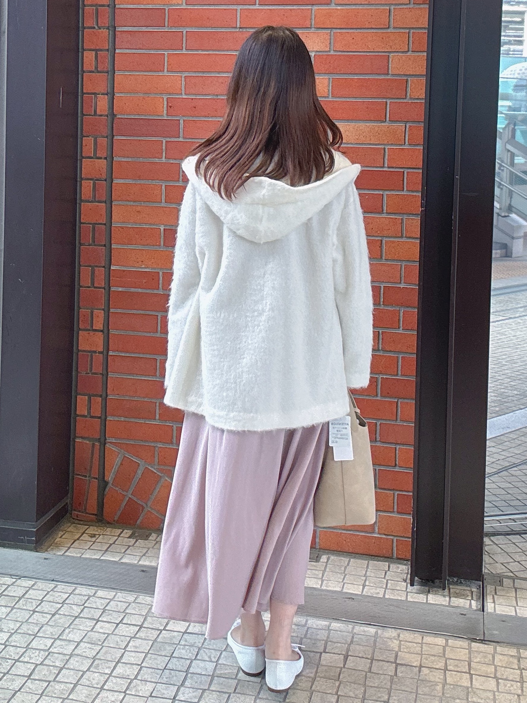 makiさんの「UNTITLED｜【軽アウター/秋羽織り】シャギーフーディ―カーディガン」を使ったコーディネート