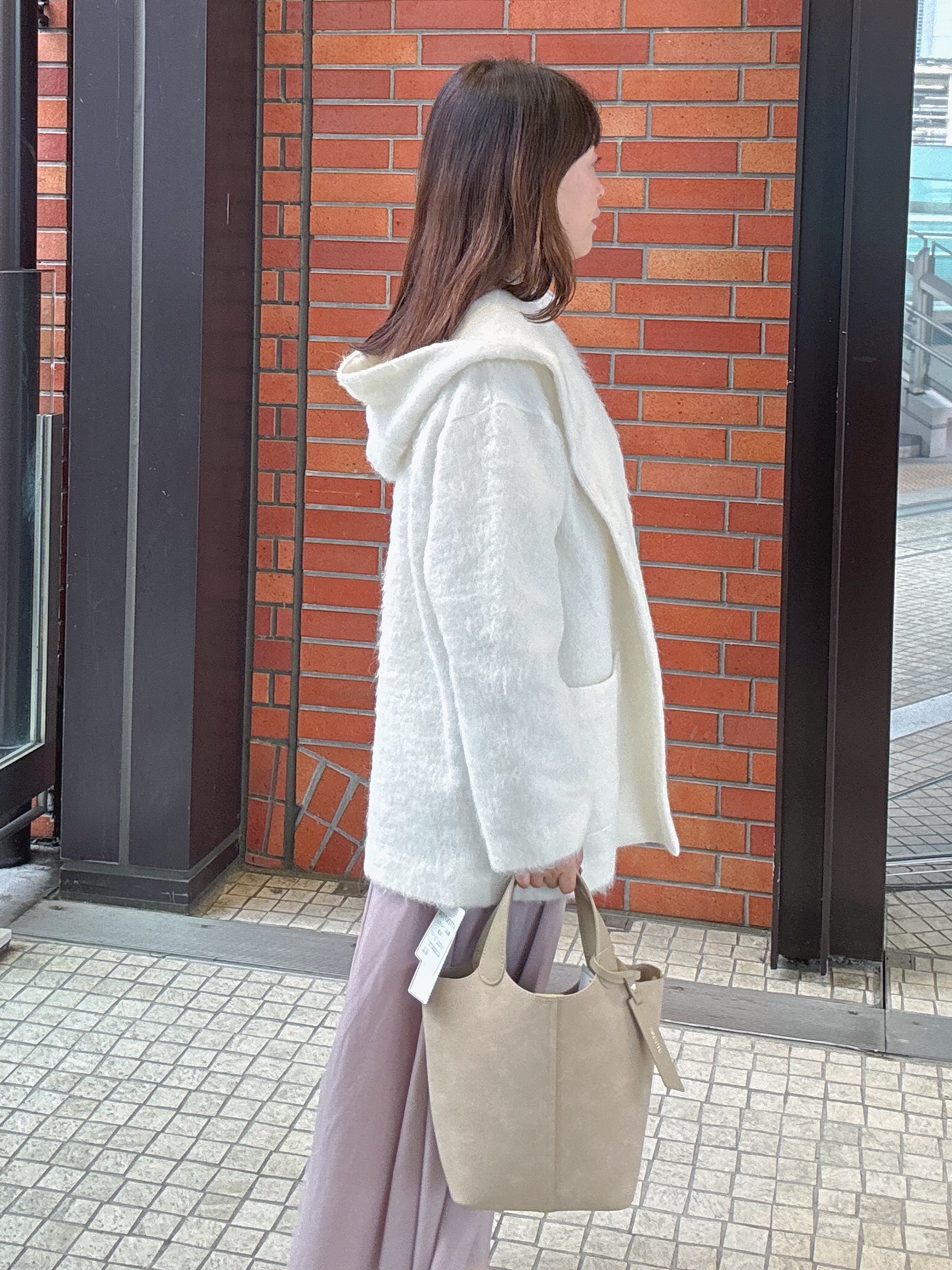 makiさんの「UNTITLED｜【軽アウター/秋羽織り】シャギーフーディ―カーディガン」を使ったコーディネート